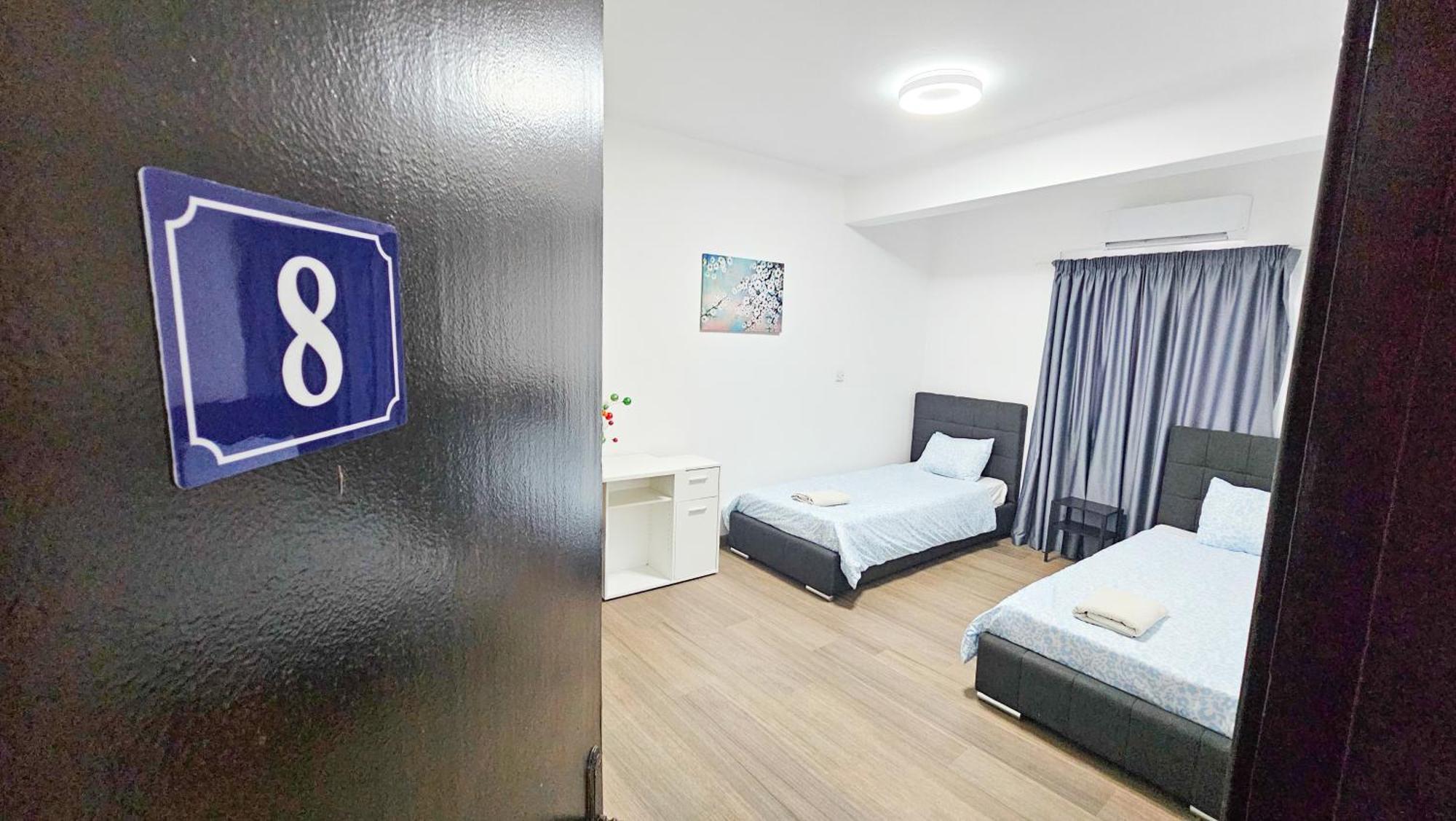 Downtown Rooms, 200m From Marina