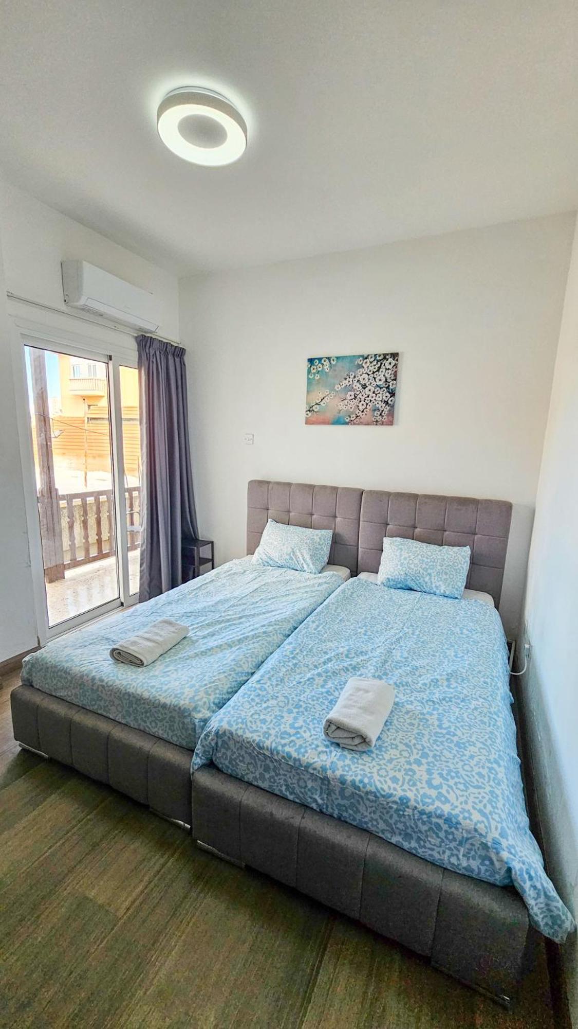 Downtown Rooms, 200m From Marina