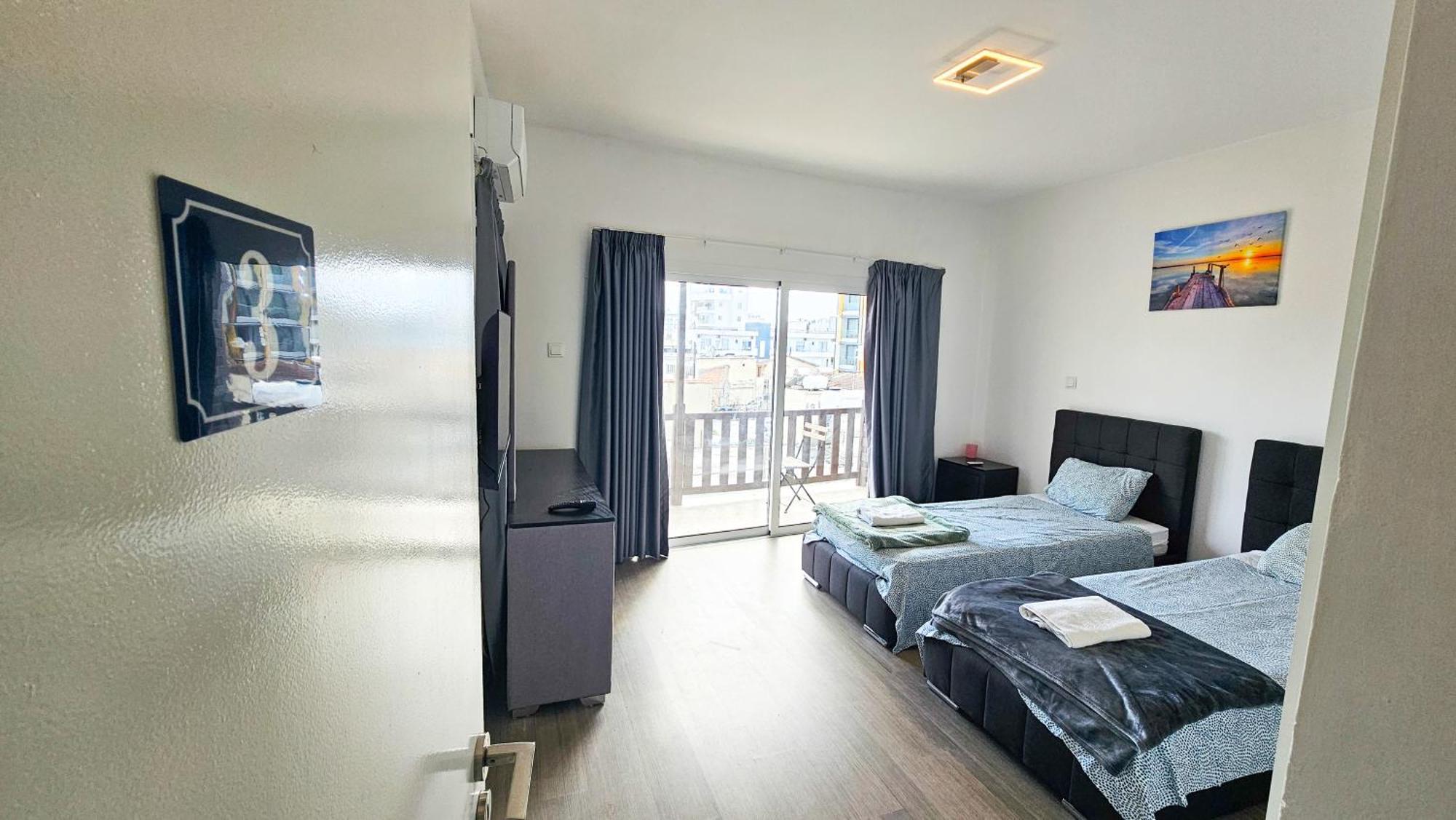Apartment Downtown Rooms, 200m From Marina