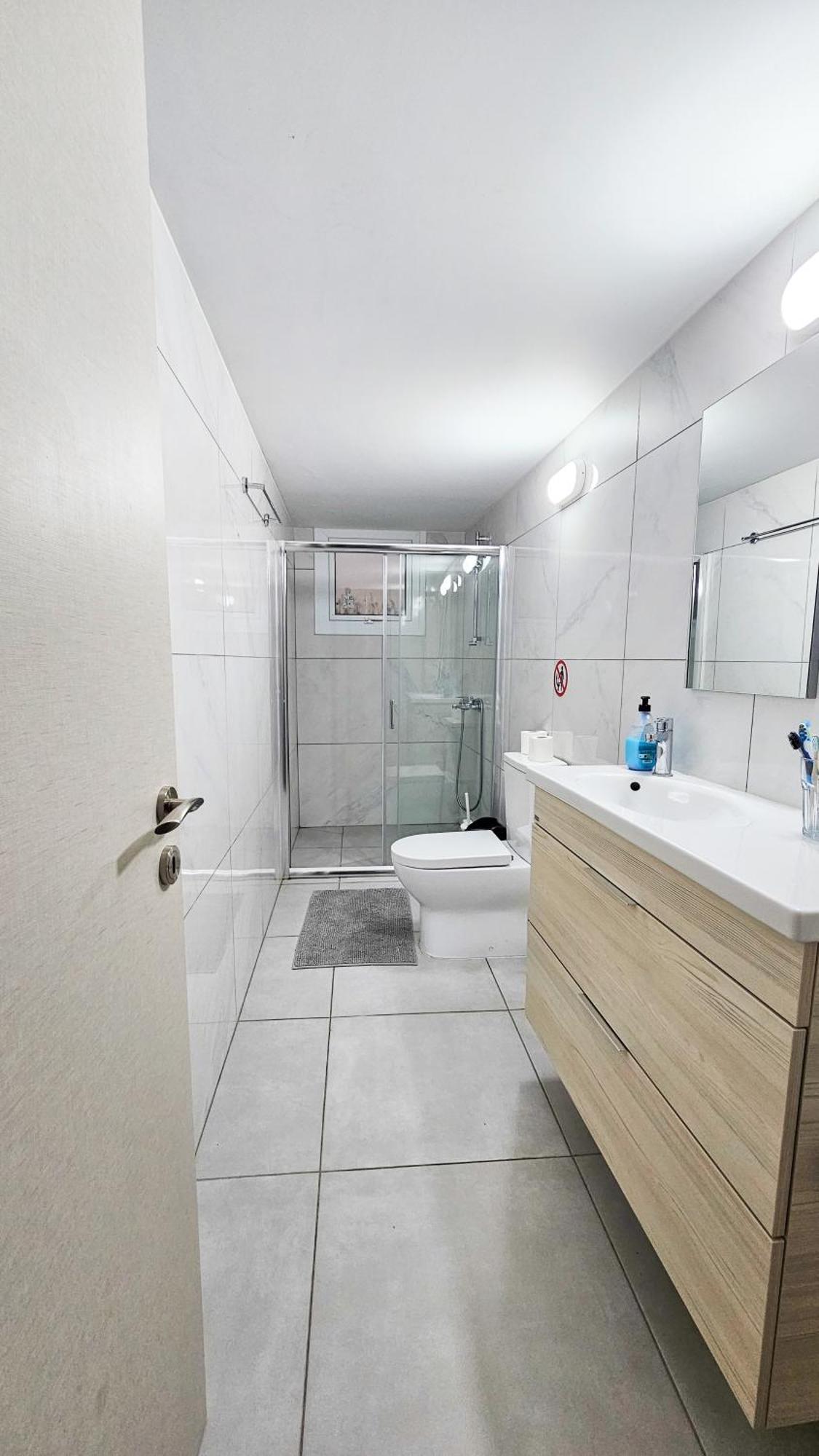 Downtown Rooms, 200m From Marina Apartment *