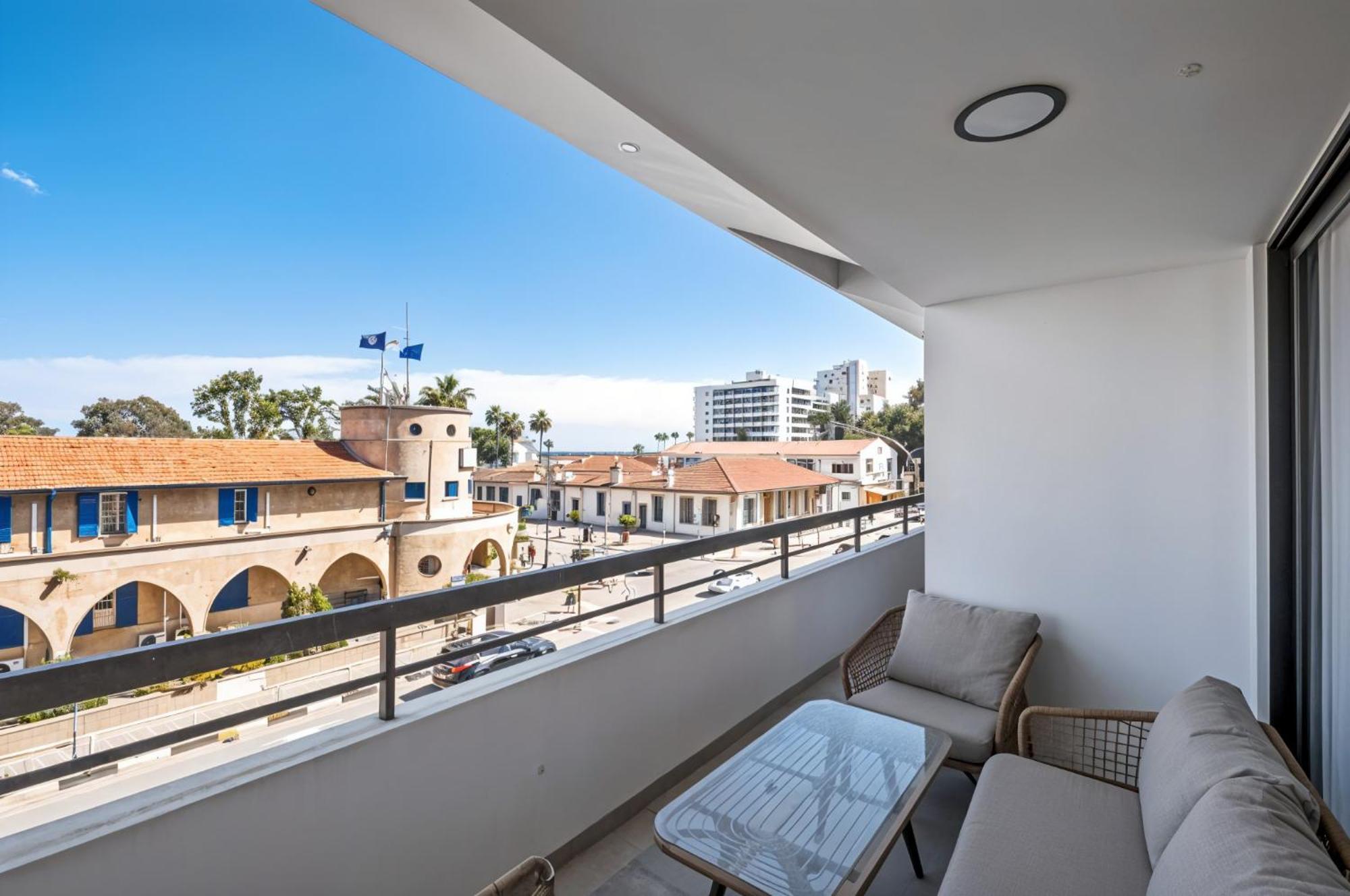 Finikoudes Marina View 202 Larnaca