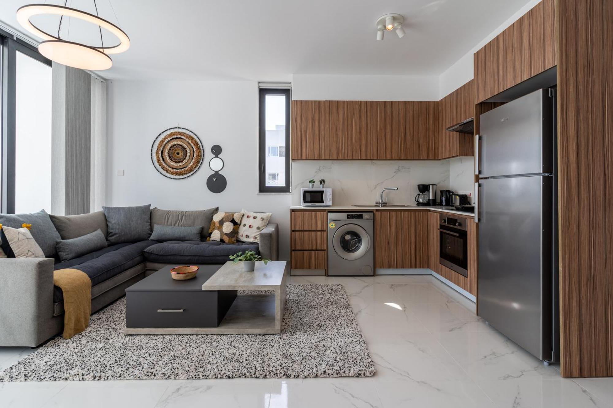 Taupe's 2-bedroom In Apartment *