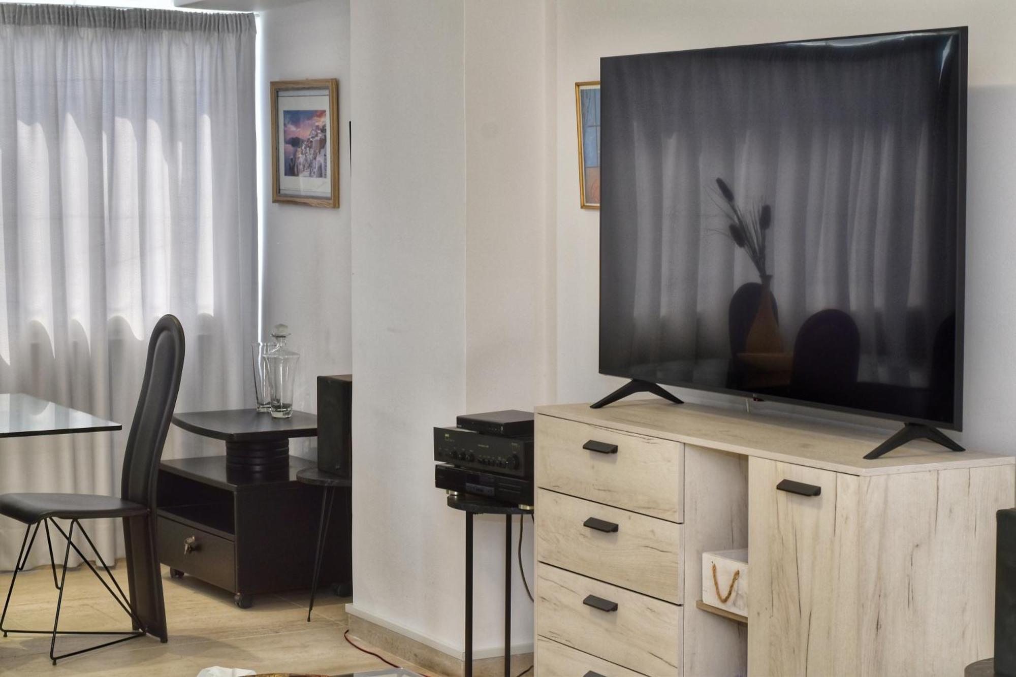 Stunning Top-floor Beachfront * Larnaca