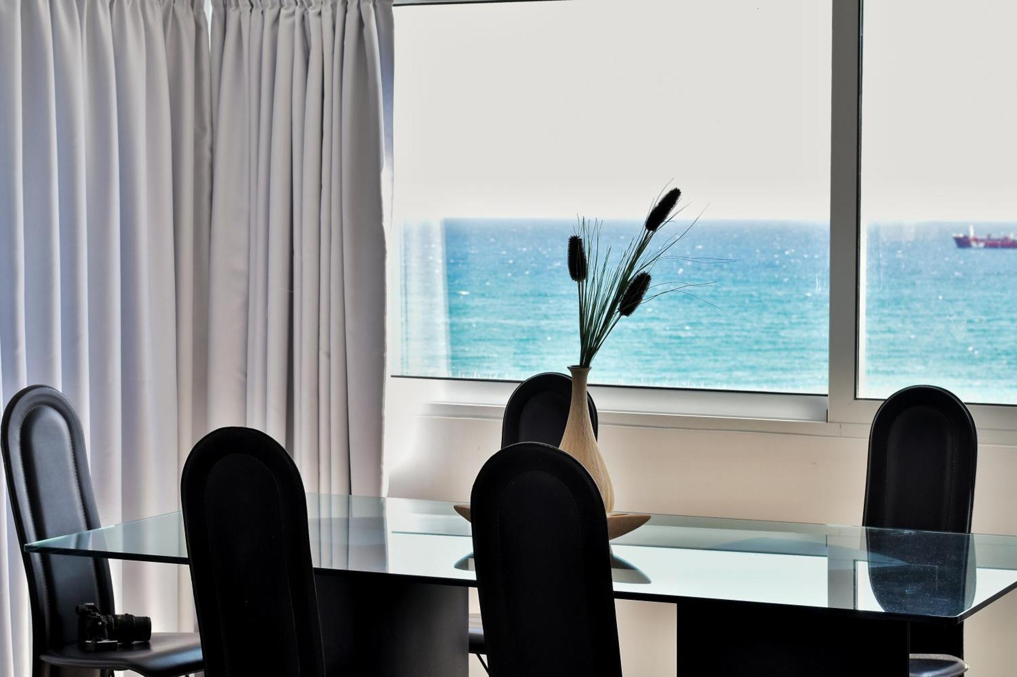 Stunning Top-floor Beachfront Apartment Larnaca