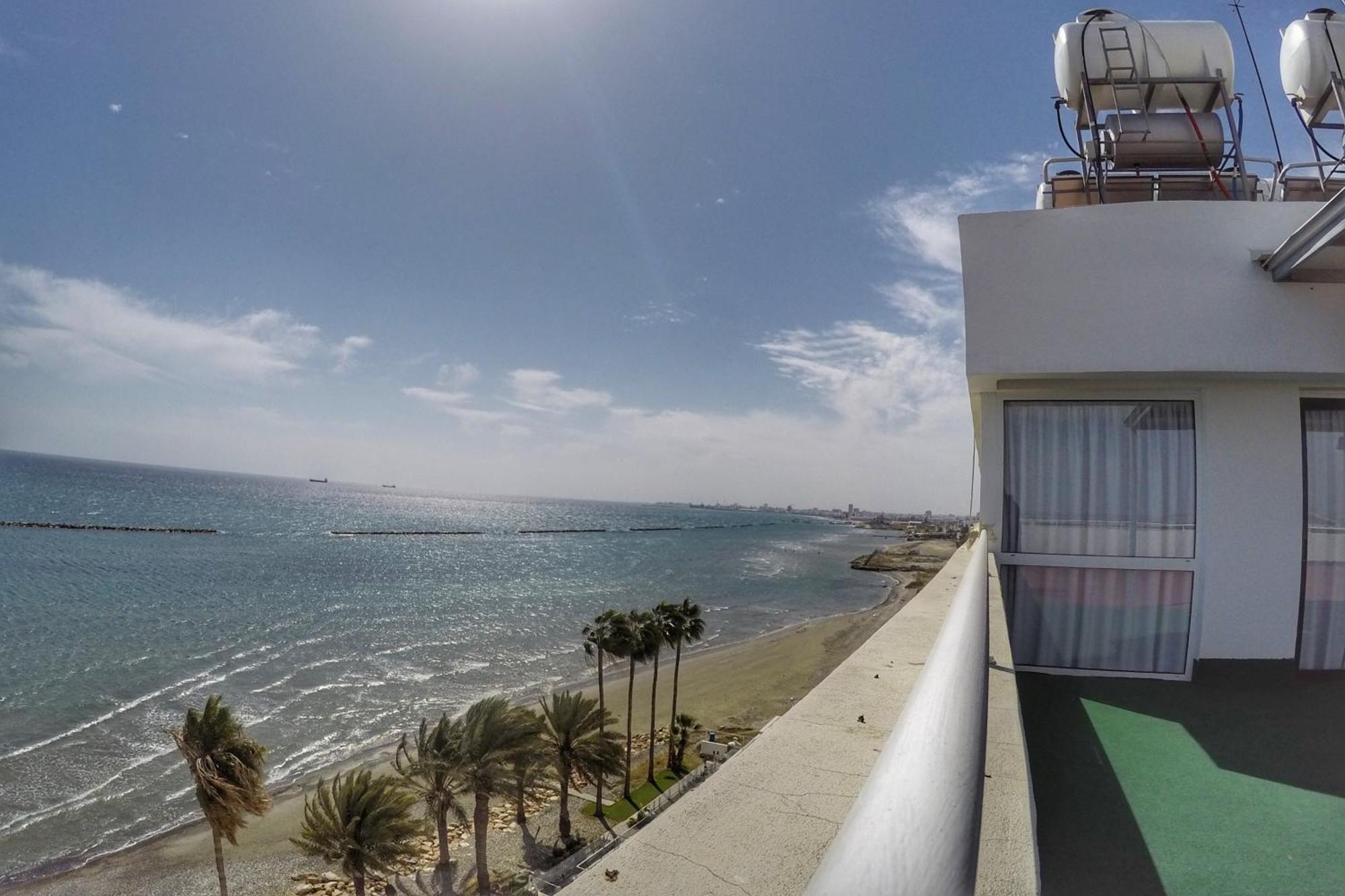 Stunning Top-floor Beachfront Apartment