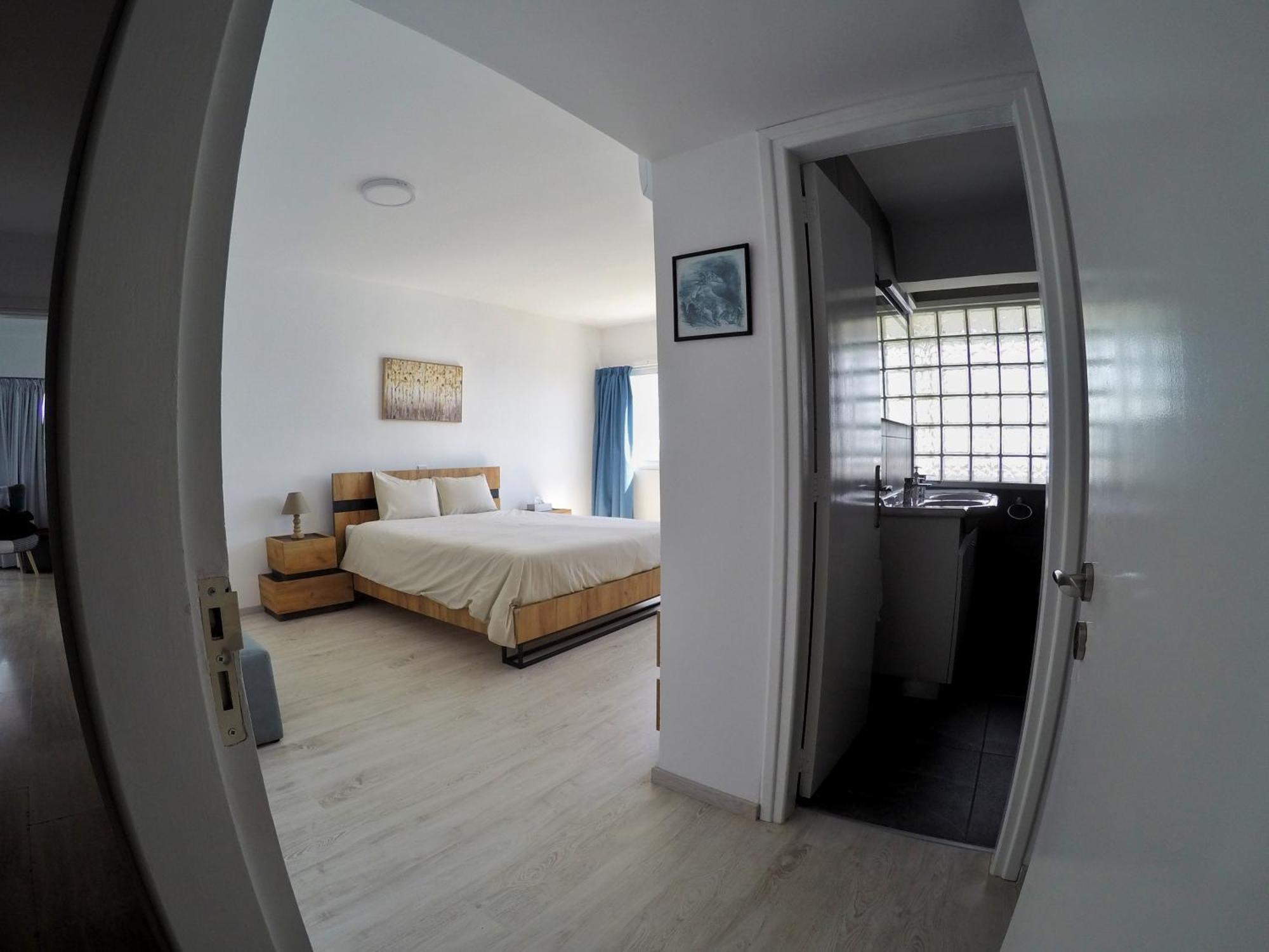 Apartment Stunning Top-floor Beachfront *