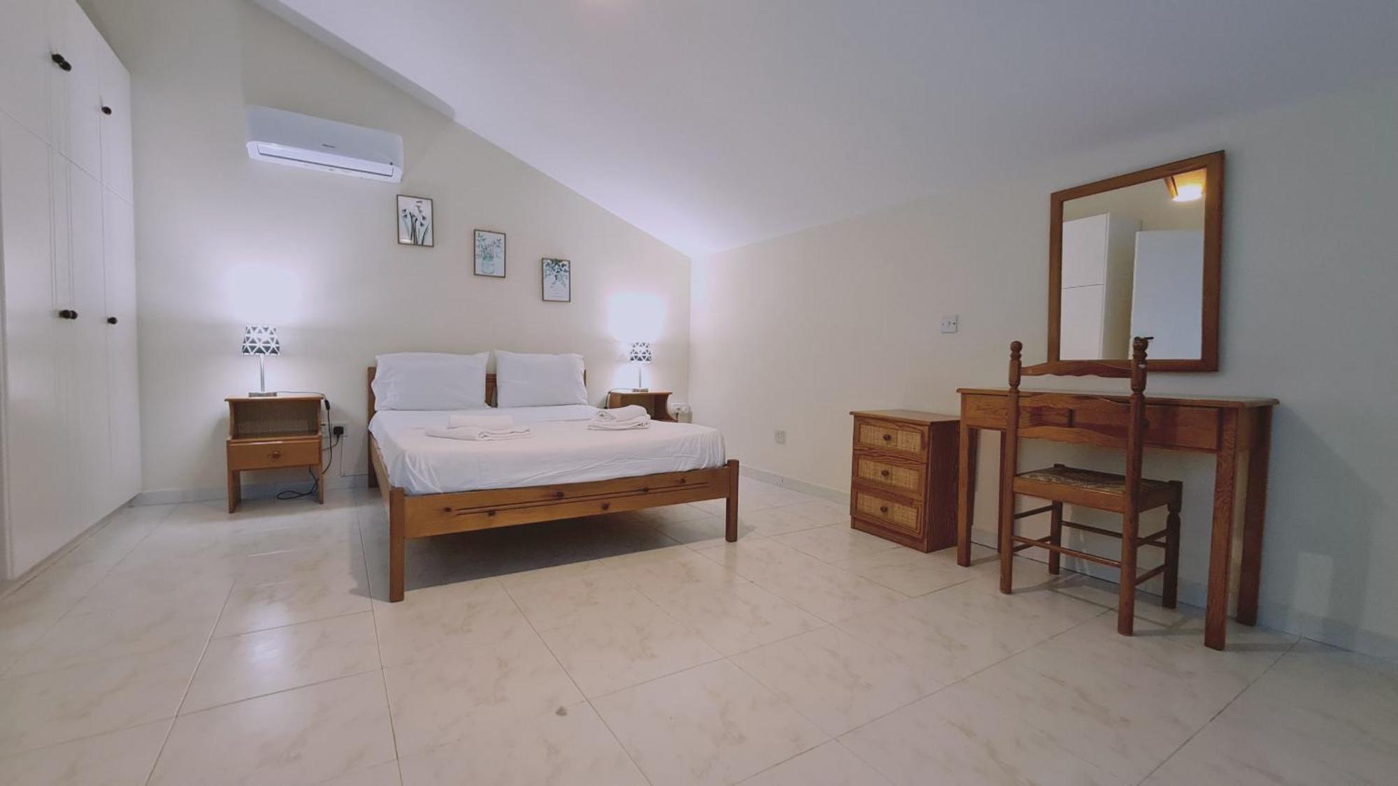 Sea And Salt Panoramic View Apartment Larnaca