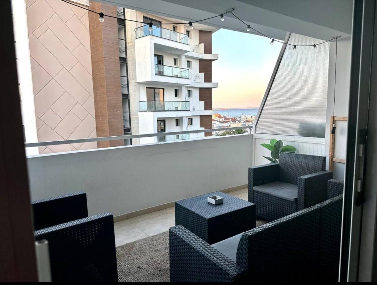Apartment 2br Seaview In Prime Location 1 Min From Sea *