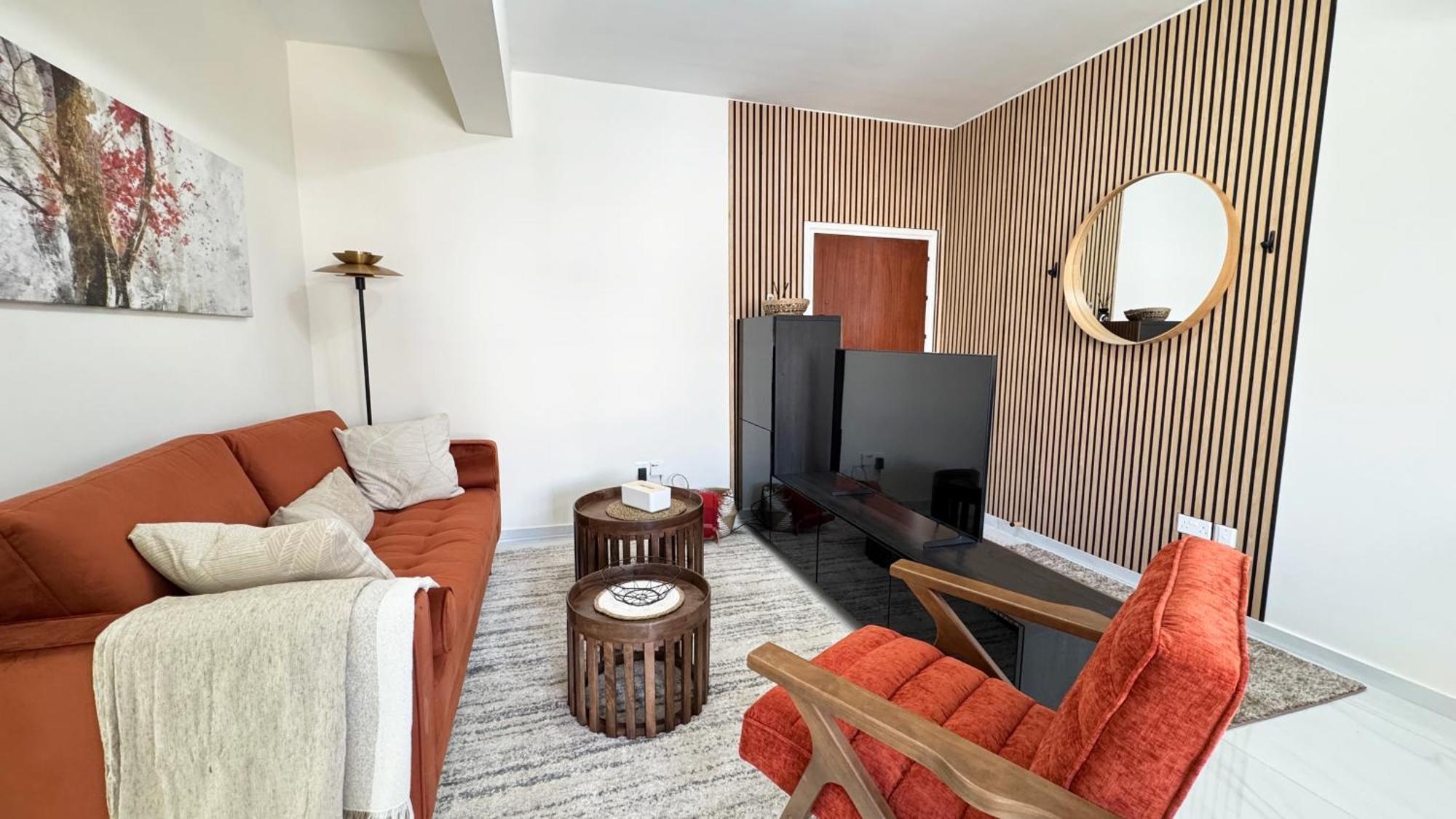 Luxury 2 Bedroom Center Apartment