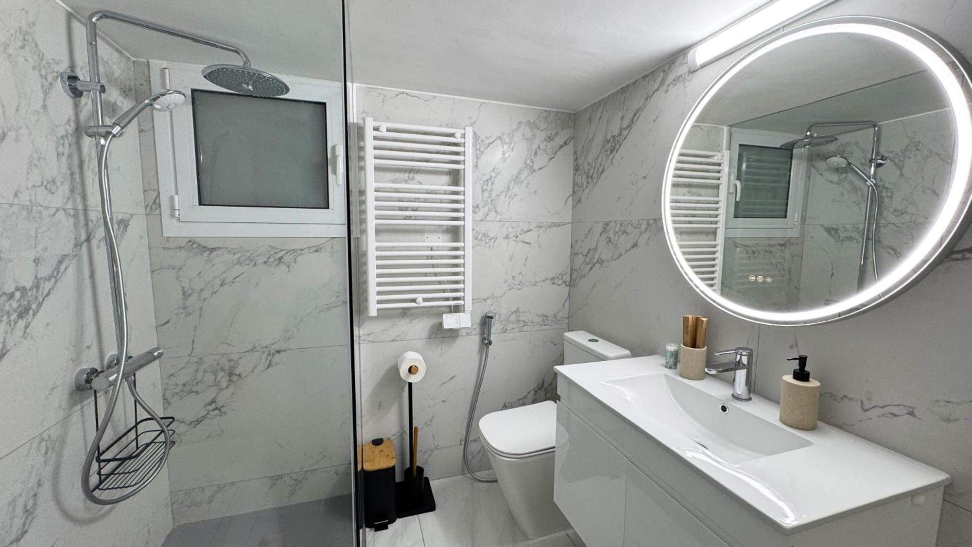 Apartment Luxury 2 Bedroom Center Larnaca
