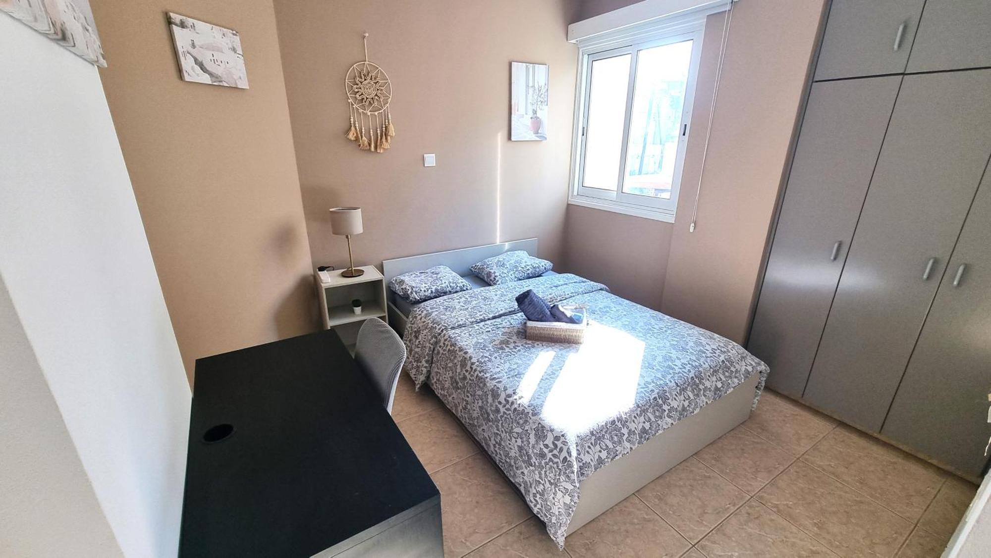 5 Min Walk To Beach, Perfect Seaside Escape 3br Shared