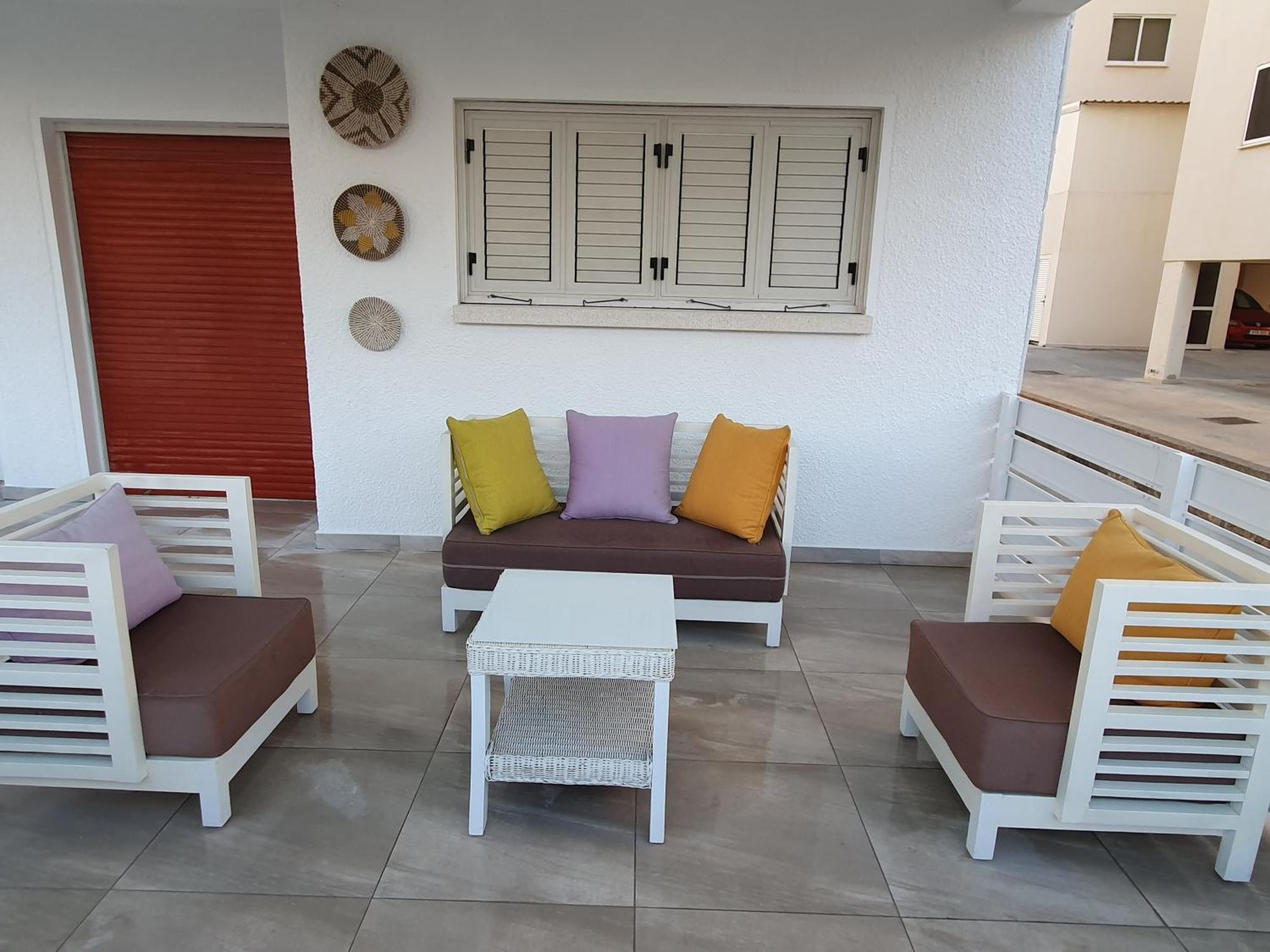 Makenzy Mermaid 2 Bedroom Apartment
