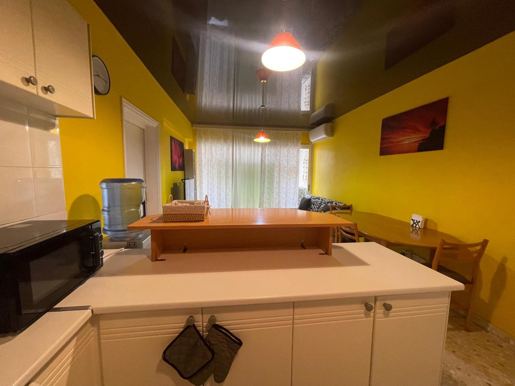 Charming & Comfy 2 Minutes To Mackenzie & 5 Minutes To Airport, Close To Restaurants & Center