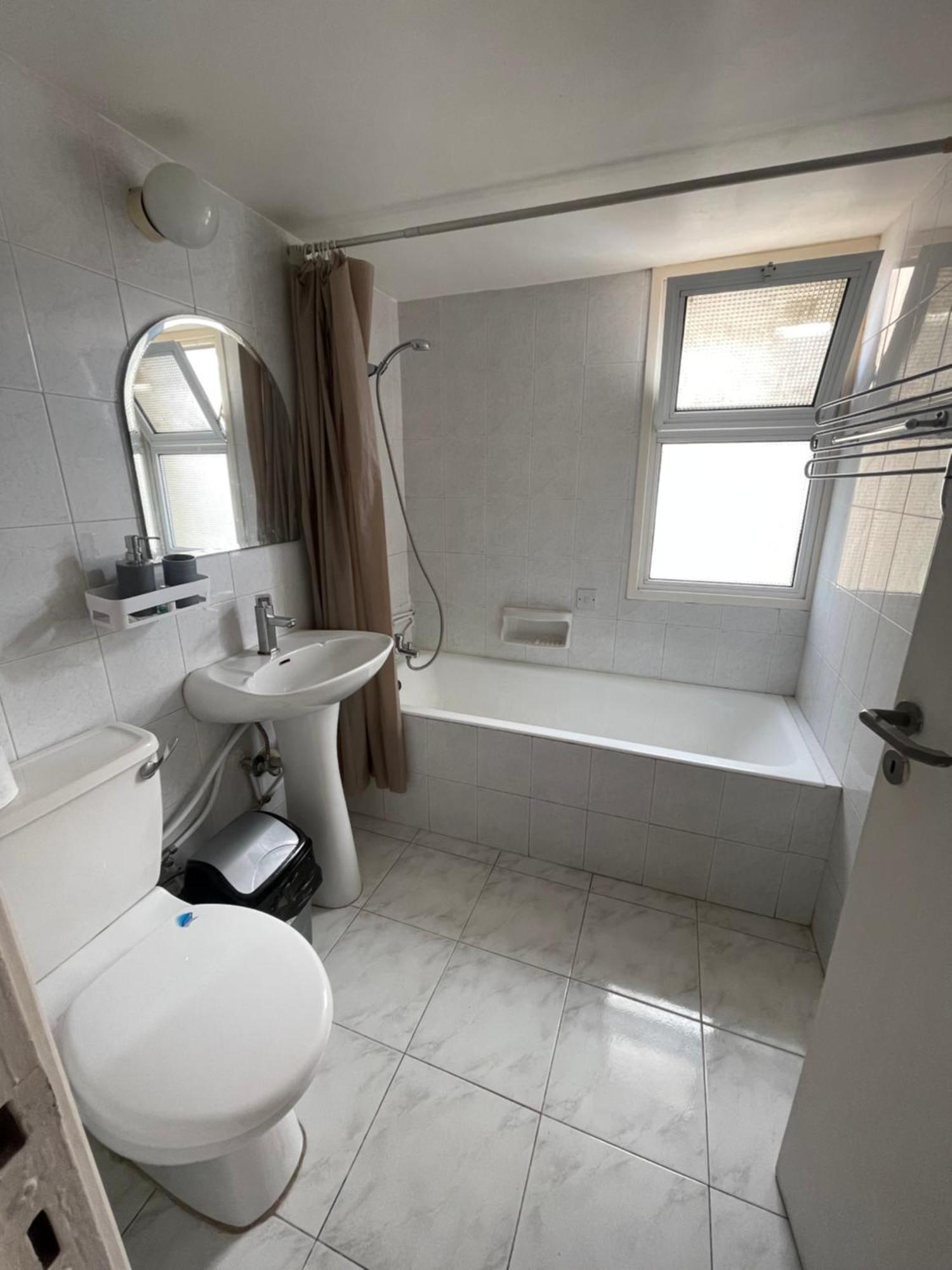 Apartment Charming & Comfy 2 Minutes To Mackenzie & 5 Minutes To Airport, Close To Restaurants & Center Larnaka