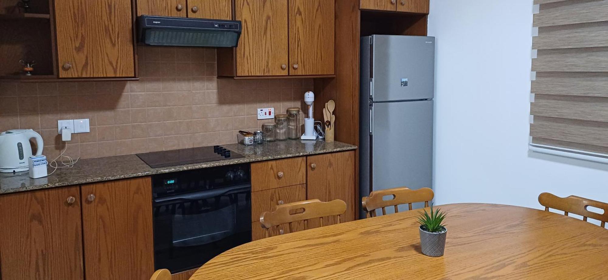 Makenzy Mermaid 2 Bedroom Apartment *