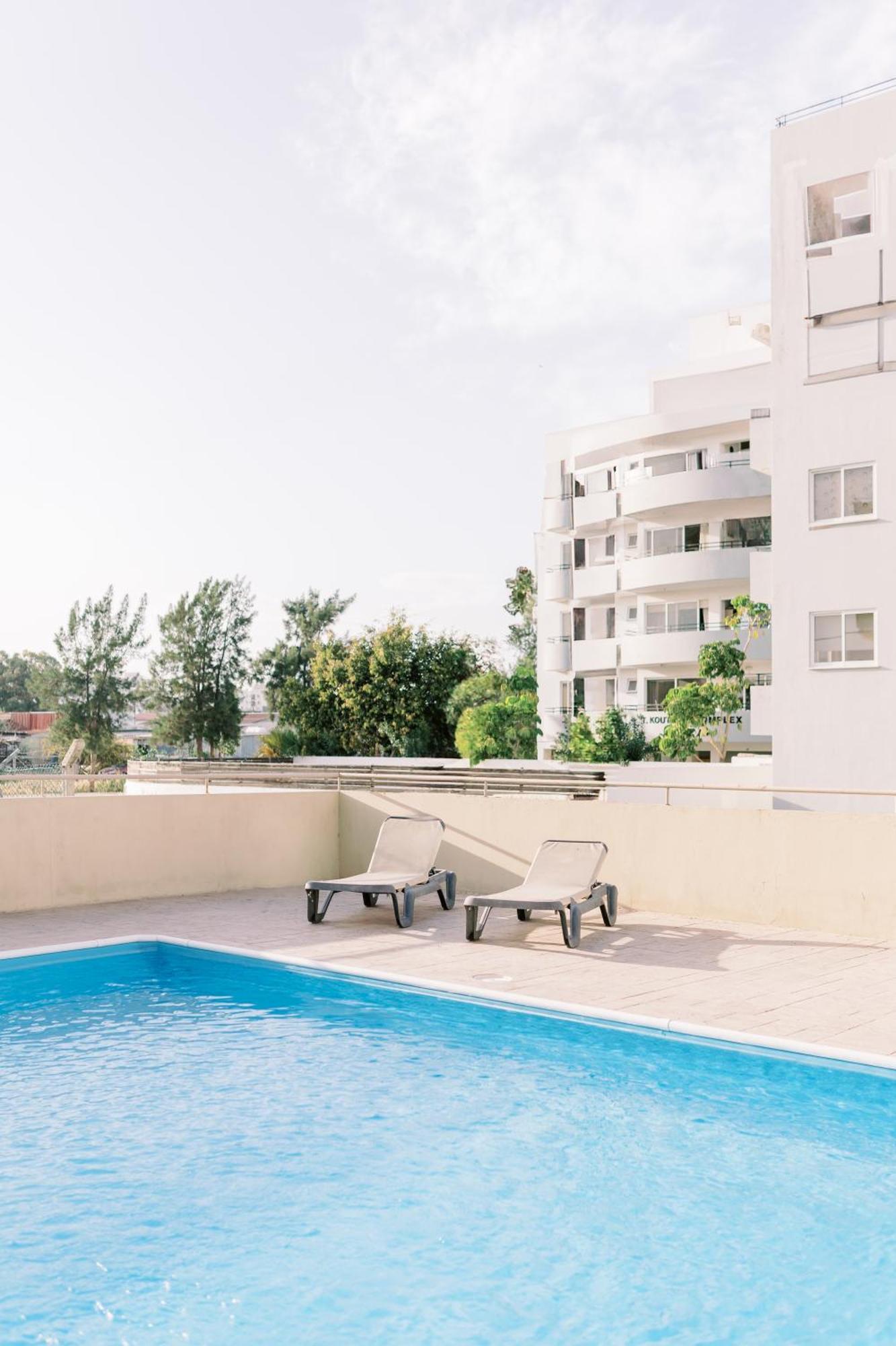 Apartment 2br Amalfi Blue In - Pool & 10min Walk To Mackenzie Beach!