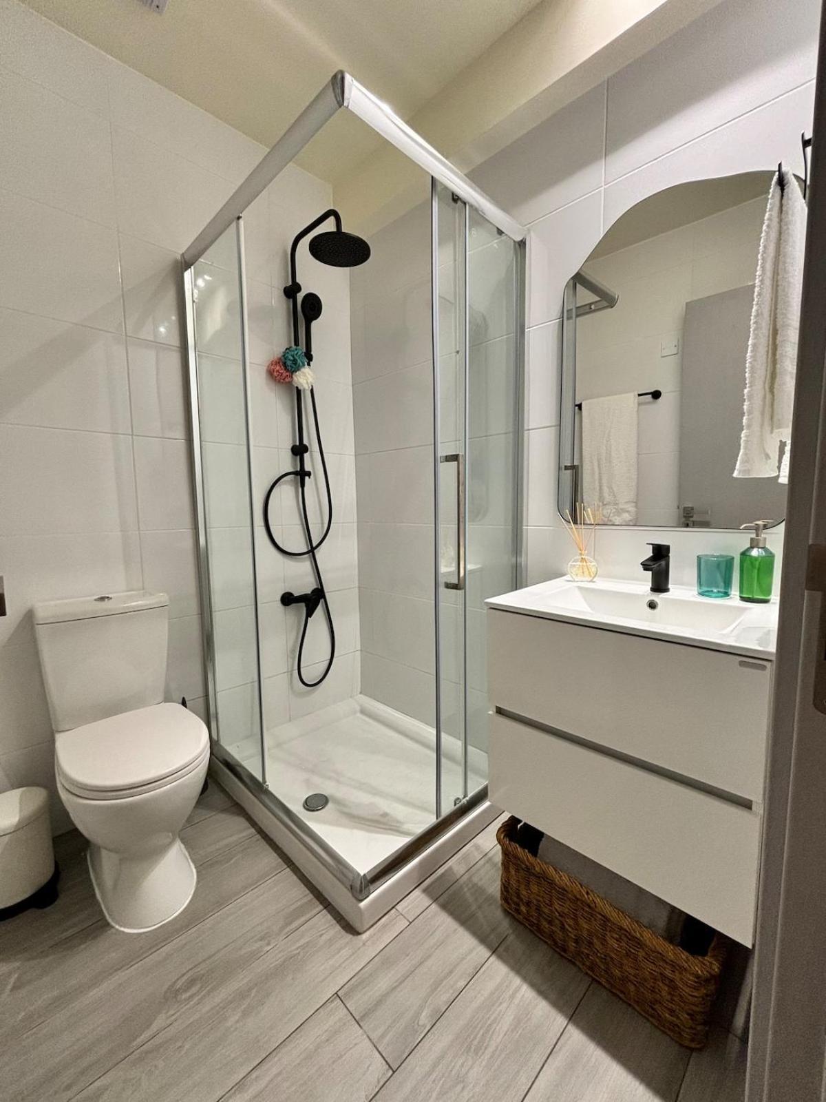 Stylish In Finikoudes 300m From The Larnaca