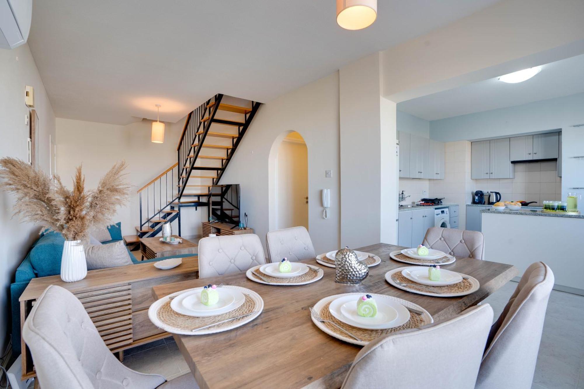 Apartment Charming 3-bed Duplex With Stunning Sea View *