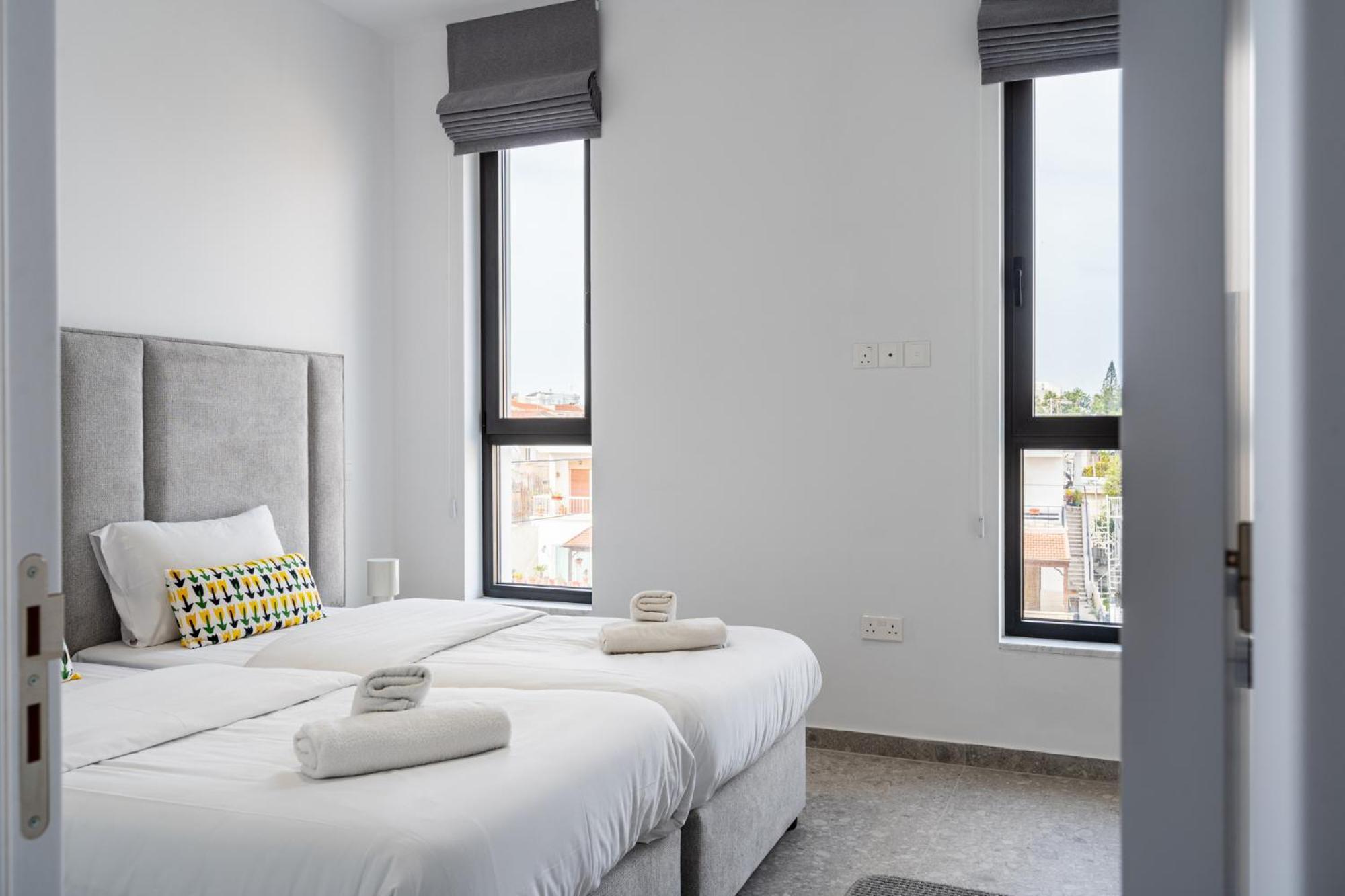 Solara - Stylish Balcony In Larnaca