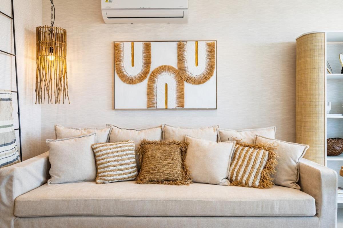 Aelia - Chic 2-br & Balcony In Apartment