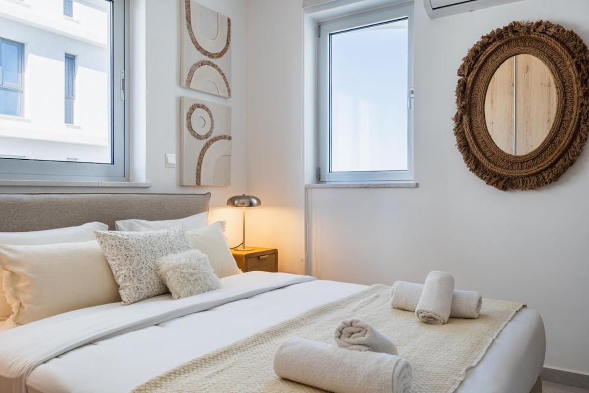 Aelia - Chic 2-br & Balcony In Apartment *