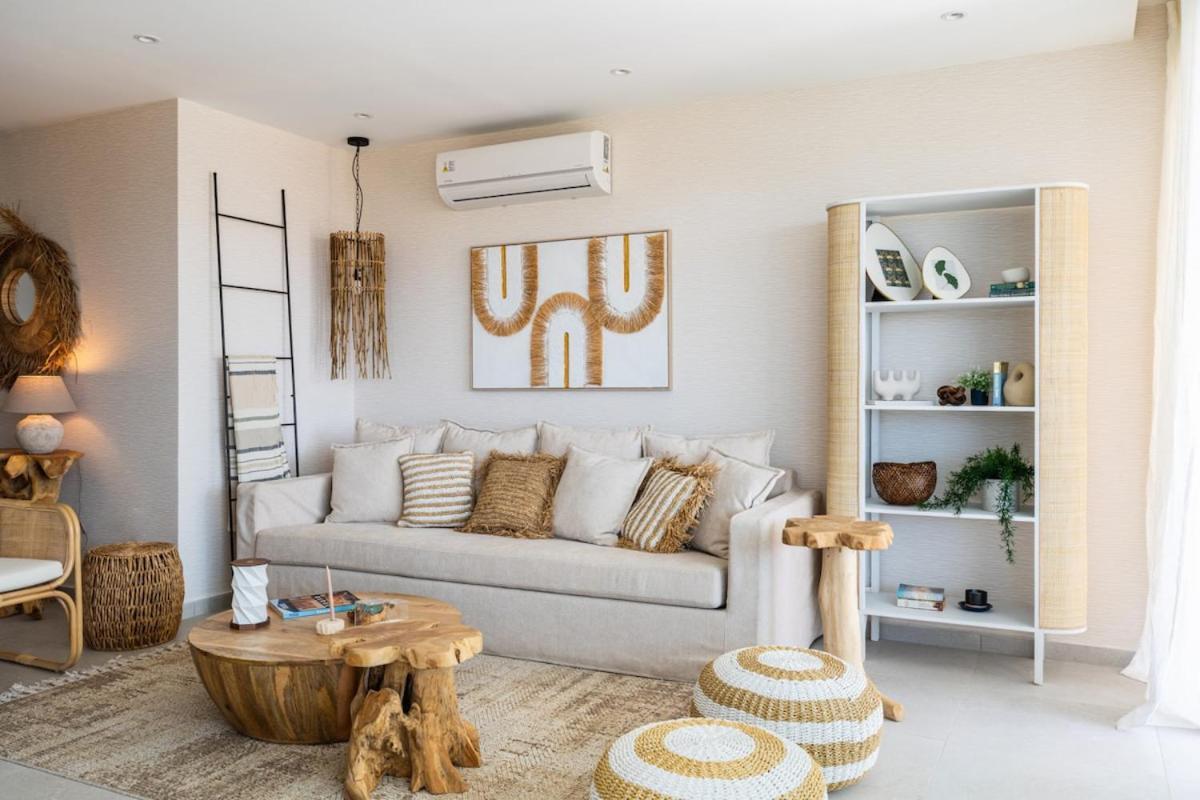 Apartment Aelia - Chic 2-br & Balcony In *