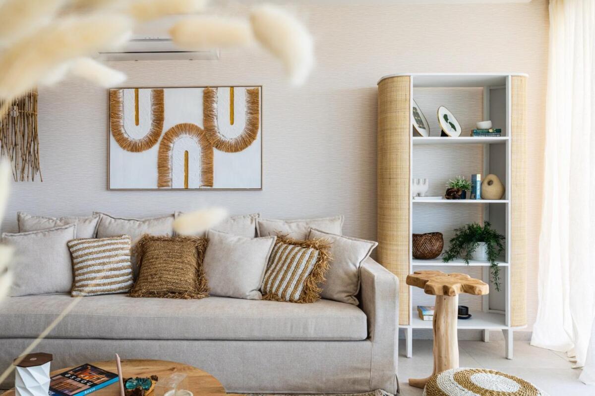 Aelia - Chic 2-br & Balcony In Apartment Larnaca