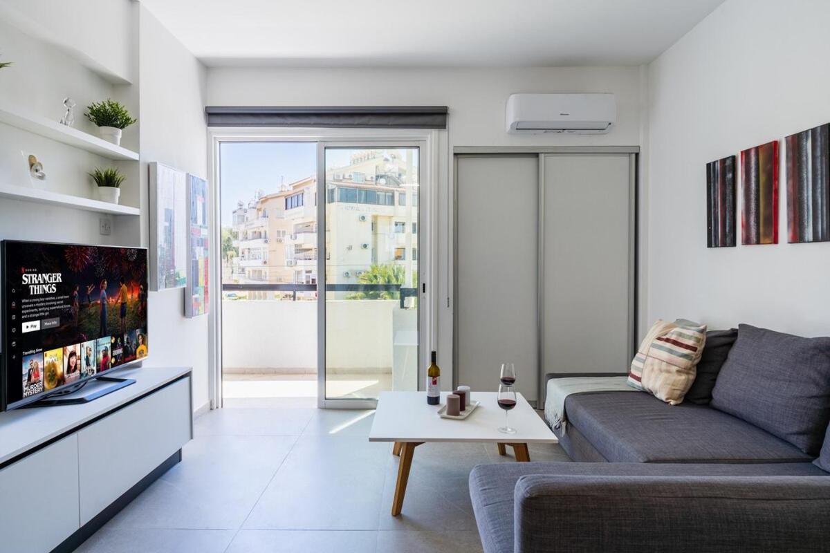 Mackenzie Apartment