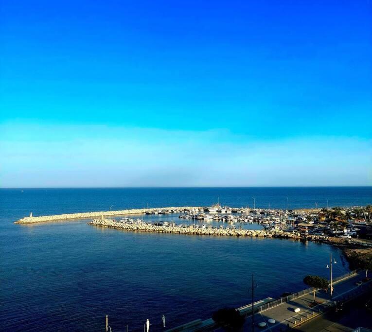 Apartment Sea View 1br With Pool Access Larnaca