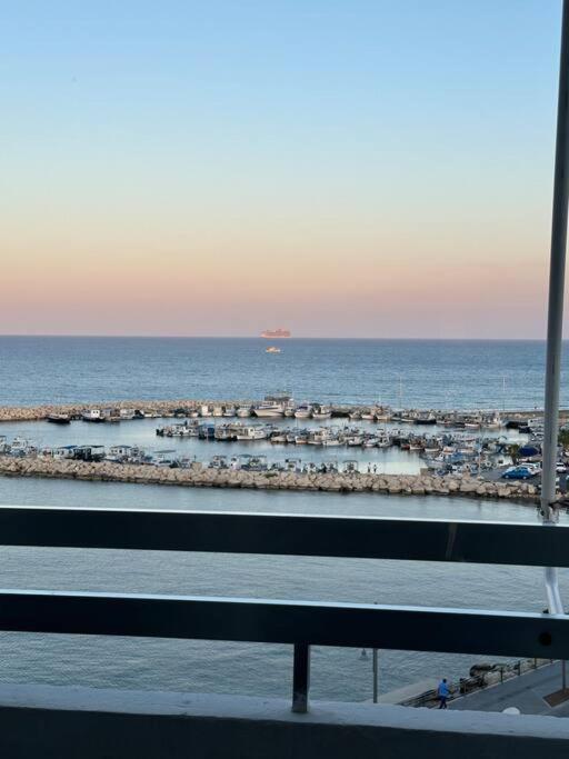 Sea View 1br With Pool Access Larnaca