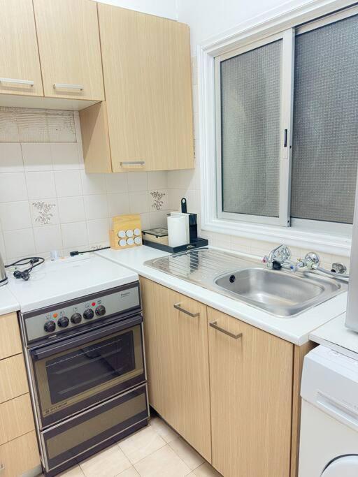 Sea View 1br With Pool Access *