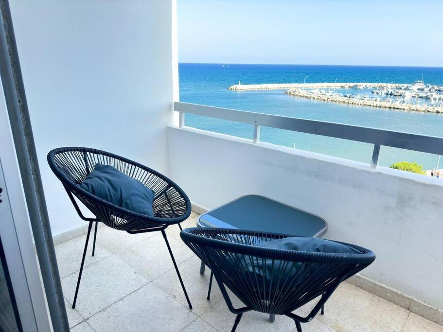 Sea View 1br With Pool Access *