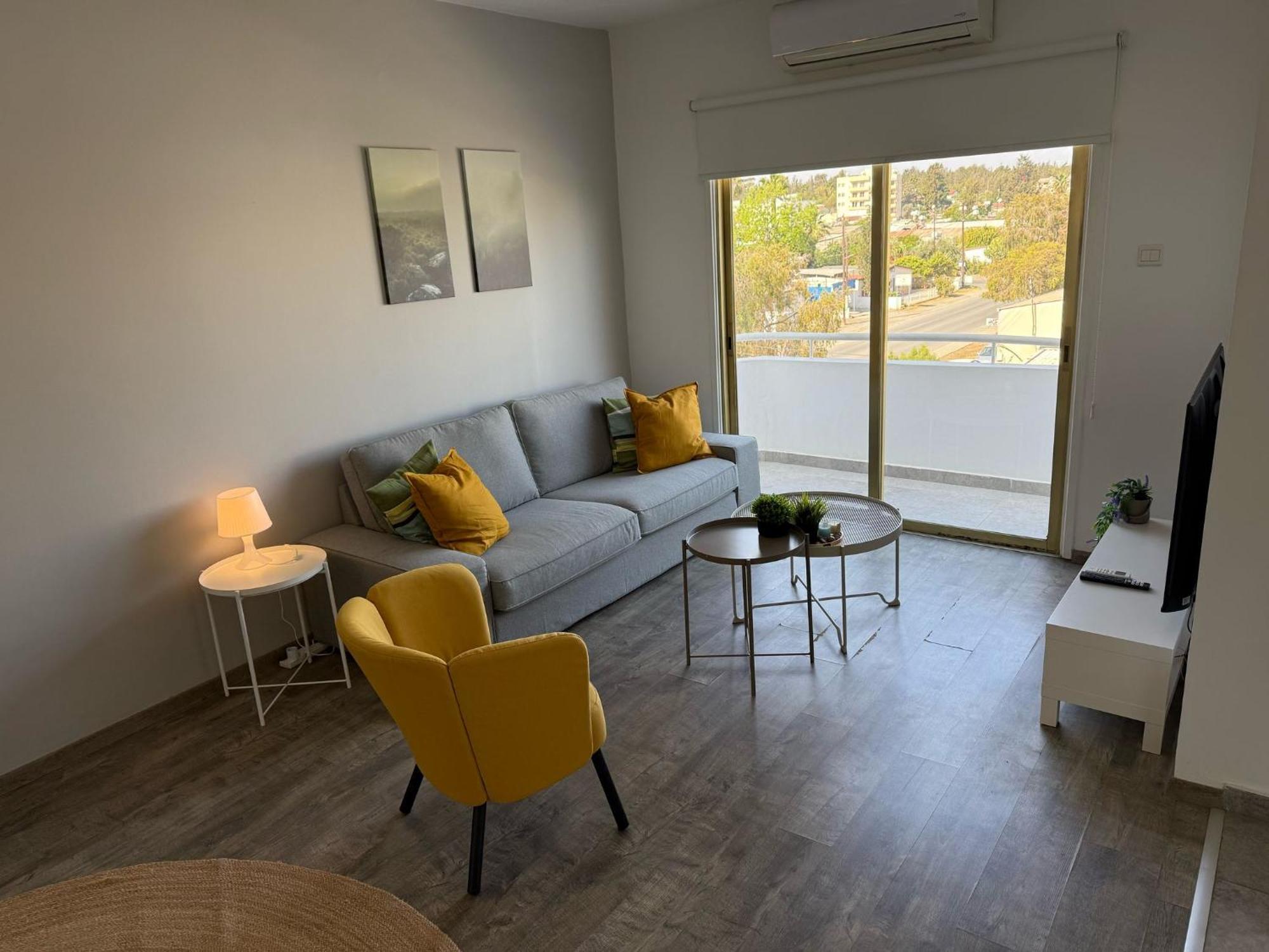 Luxurious Penthouse In Center 300m From The Larnaca