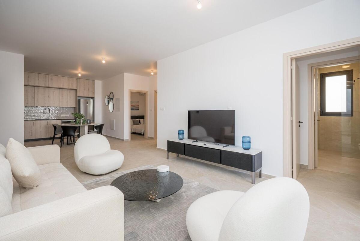Kalamon Luxury 202 With Pool And Gym Larnaka
