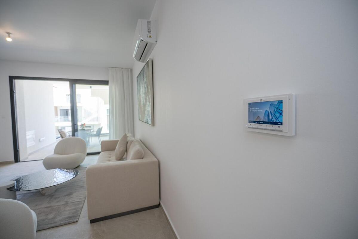 Apartment Kalamon Luxury 202 With Pool And Gym