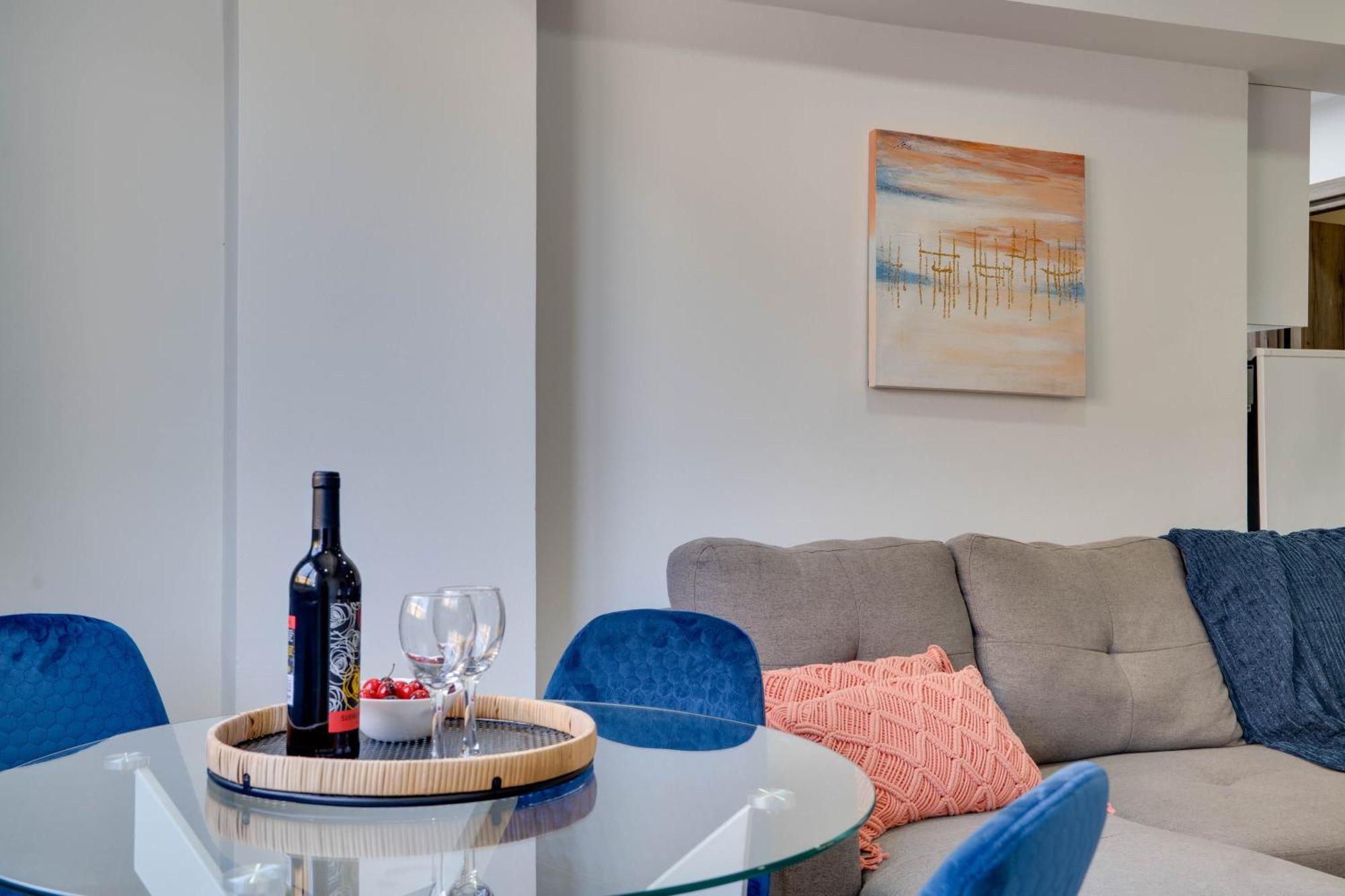 Atlantis 50m From Makenzy Seafront Apartment