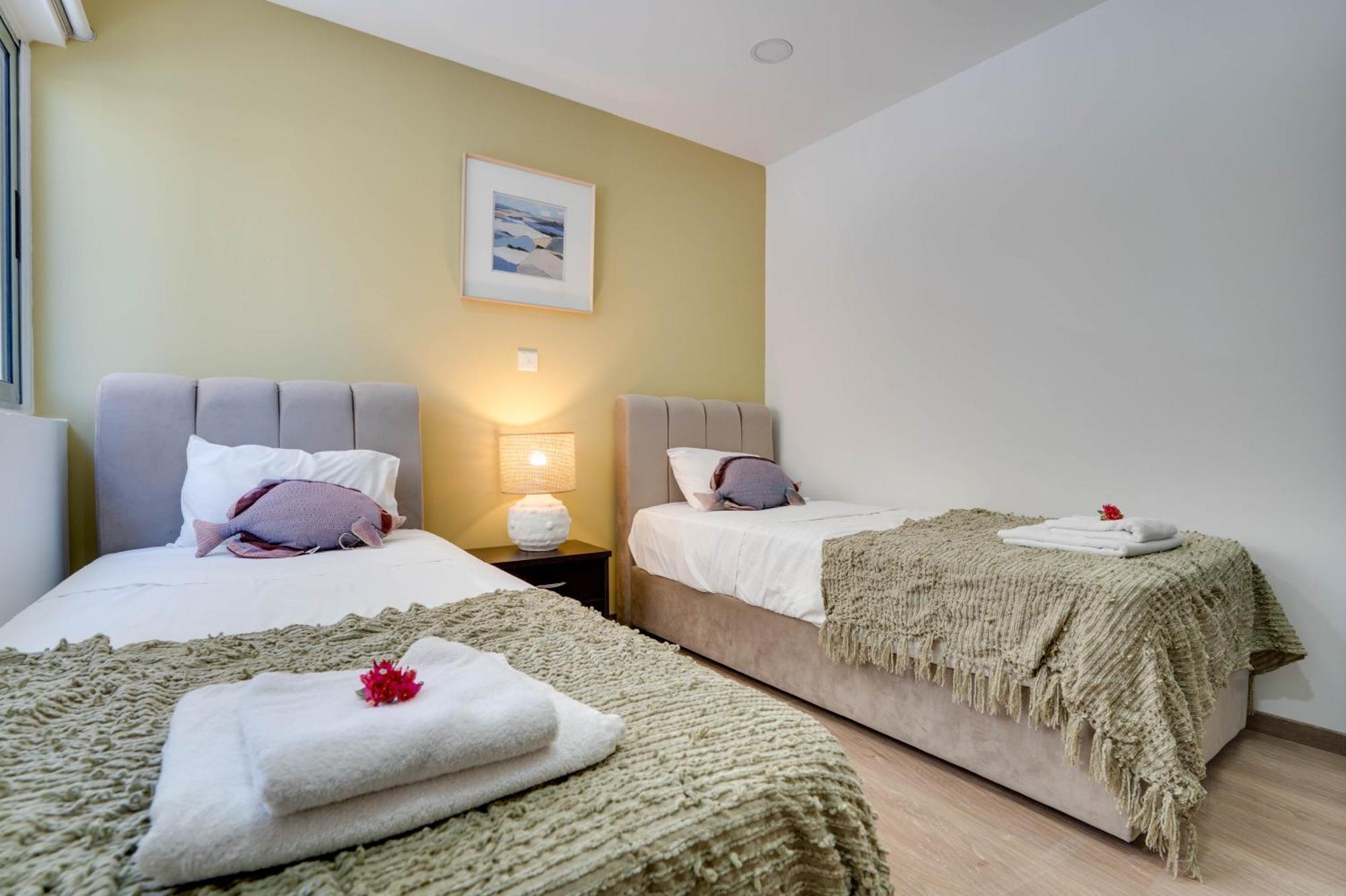 Apartment Atlantis 50m From Makenzy Seafront