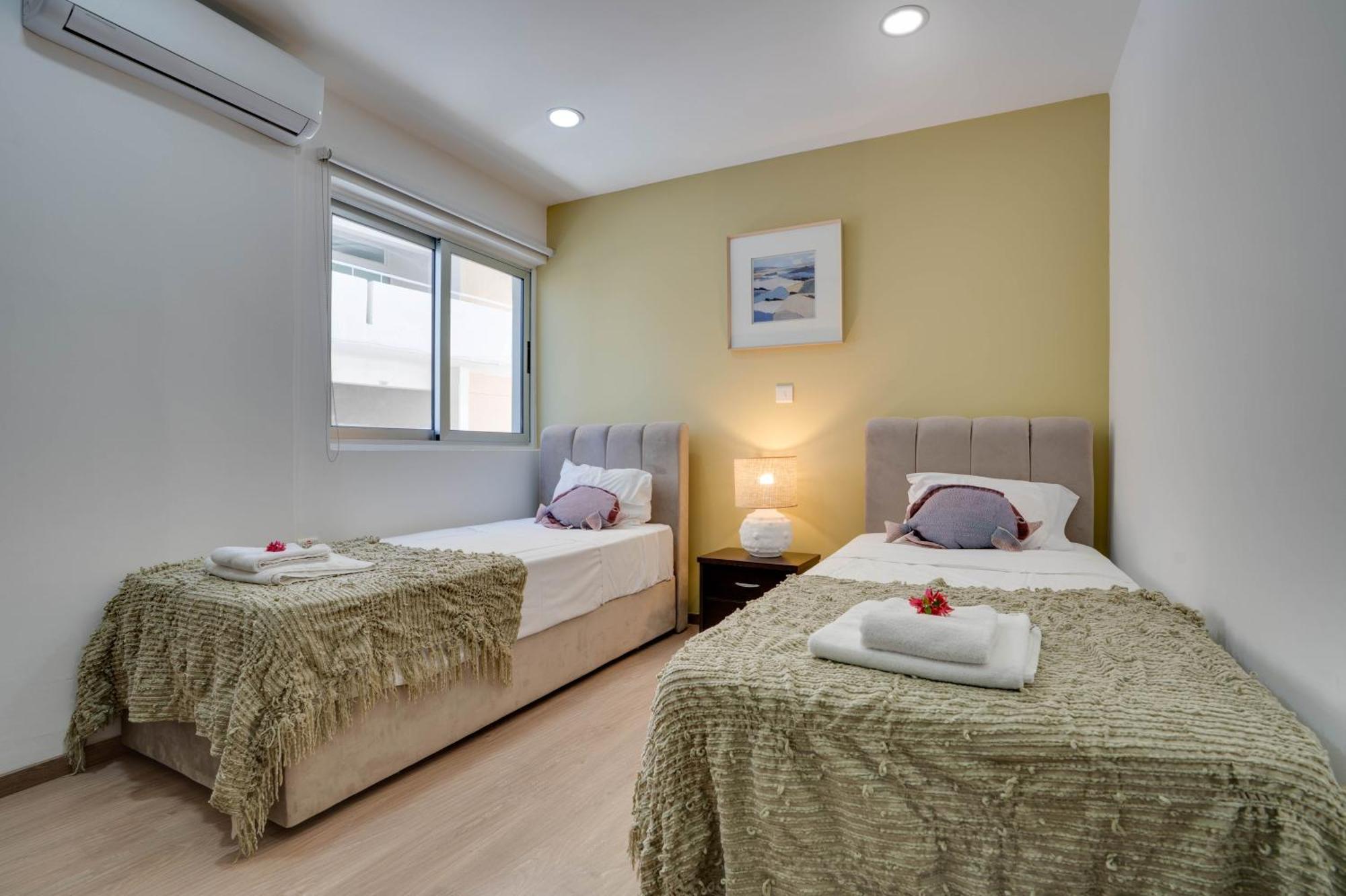 Atlantis 50m From Makenzy Seafront Larnaca