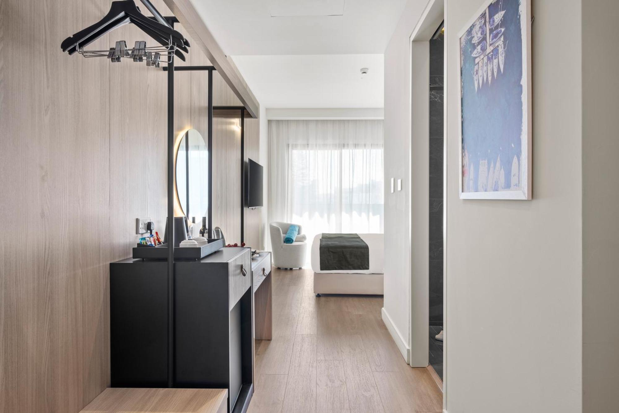 Mercure Larnaca