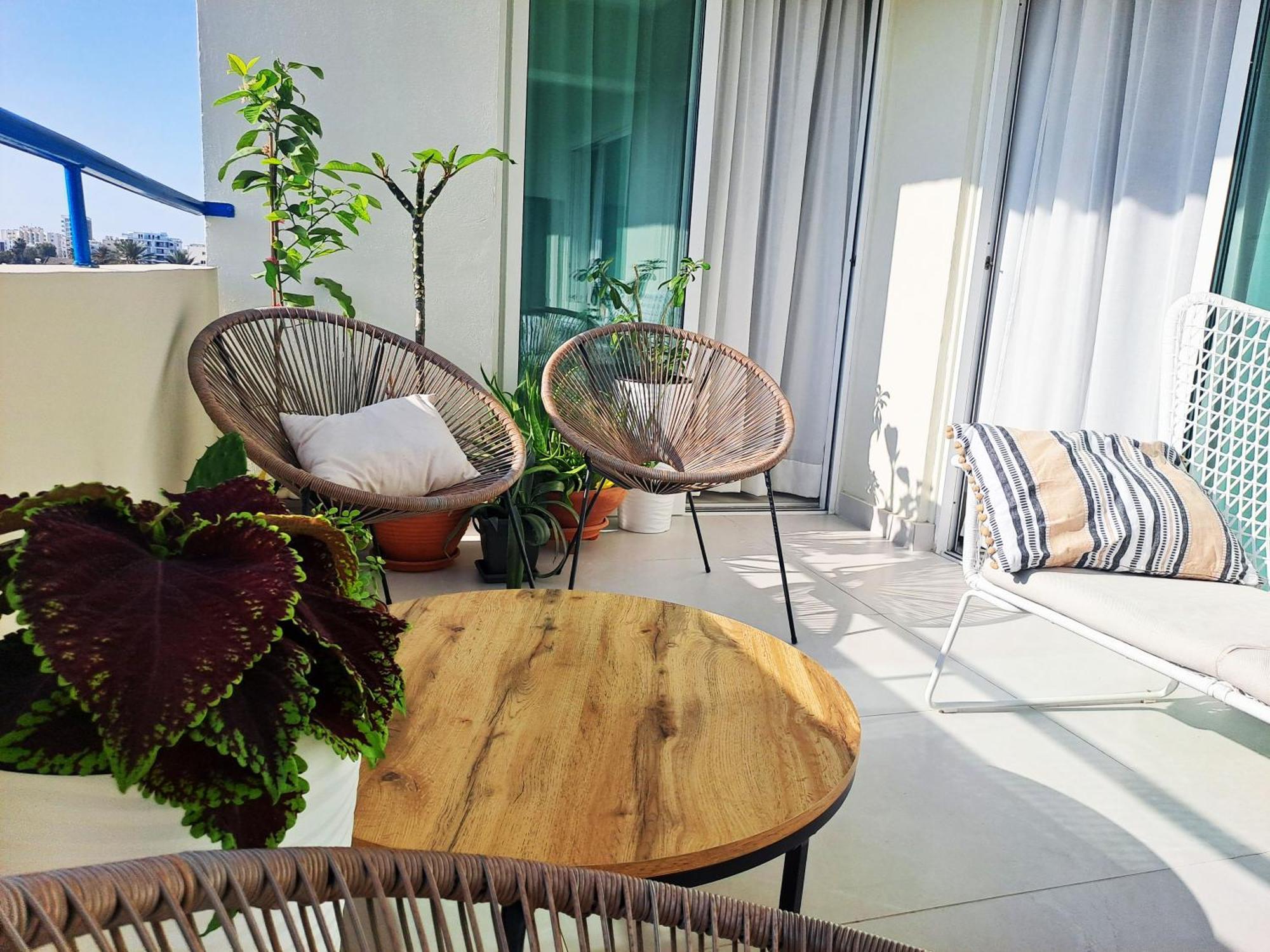 Sea View Floral - 2 Bedroom, Swimming Pool Căn hộ Larnaca