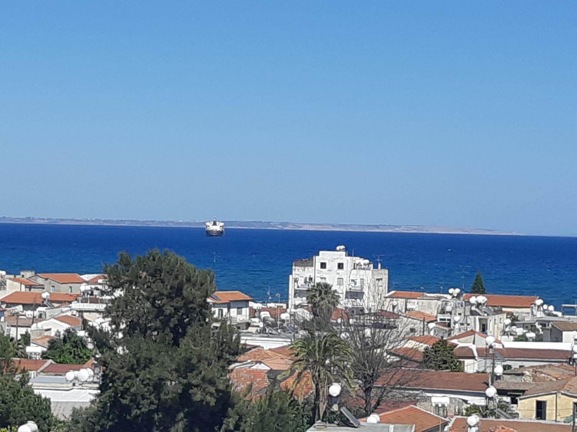 Sea View Floral - 2 Bedroom, Swimming Pool