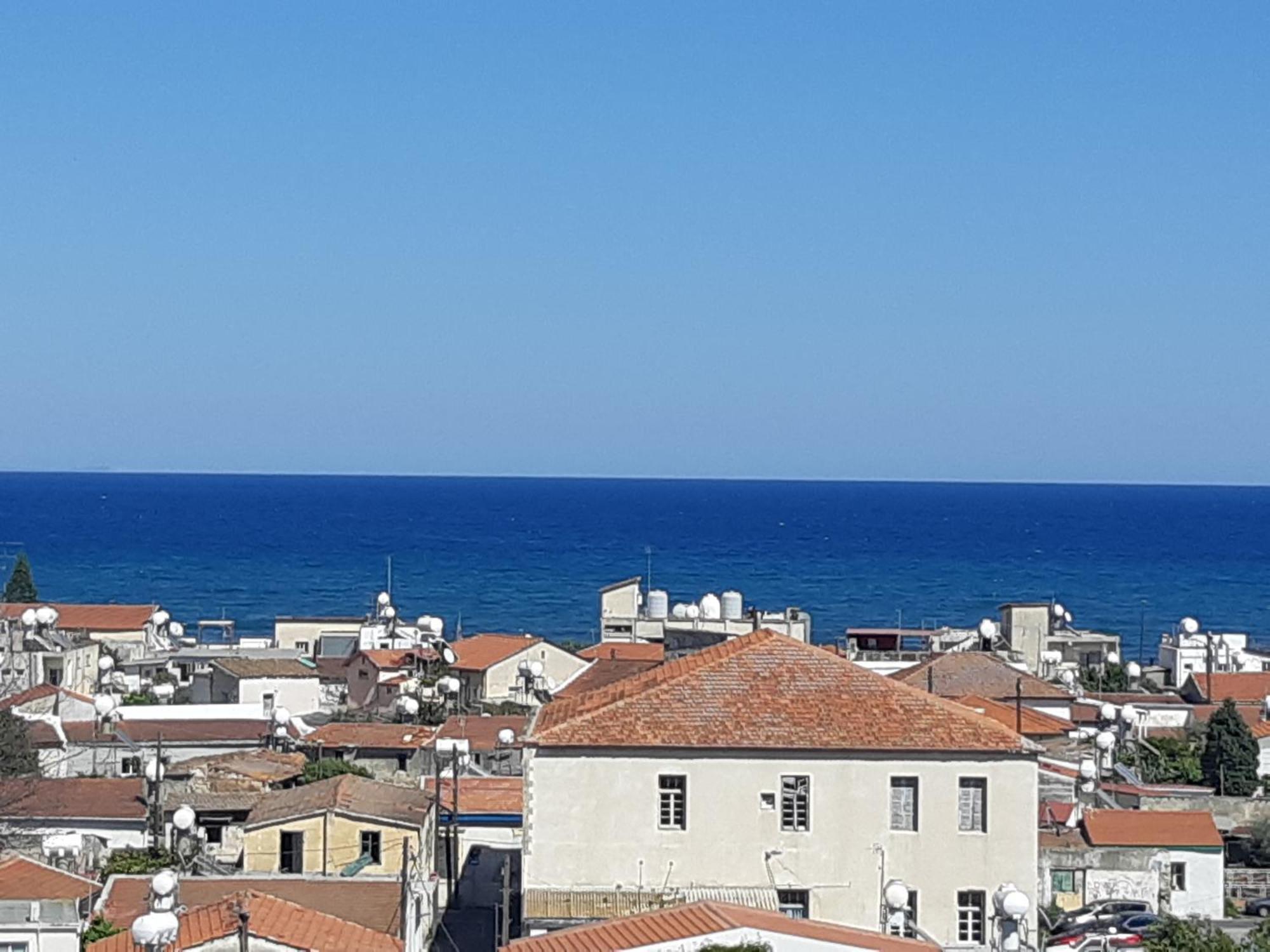 Sea View Floral - 2 Bedroom, Swimming Pool *