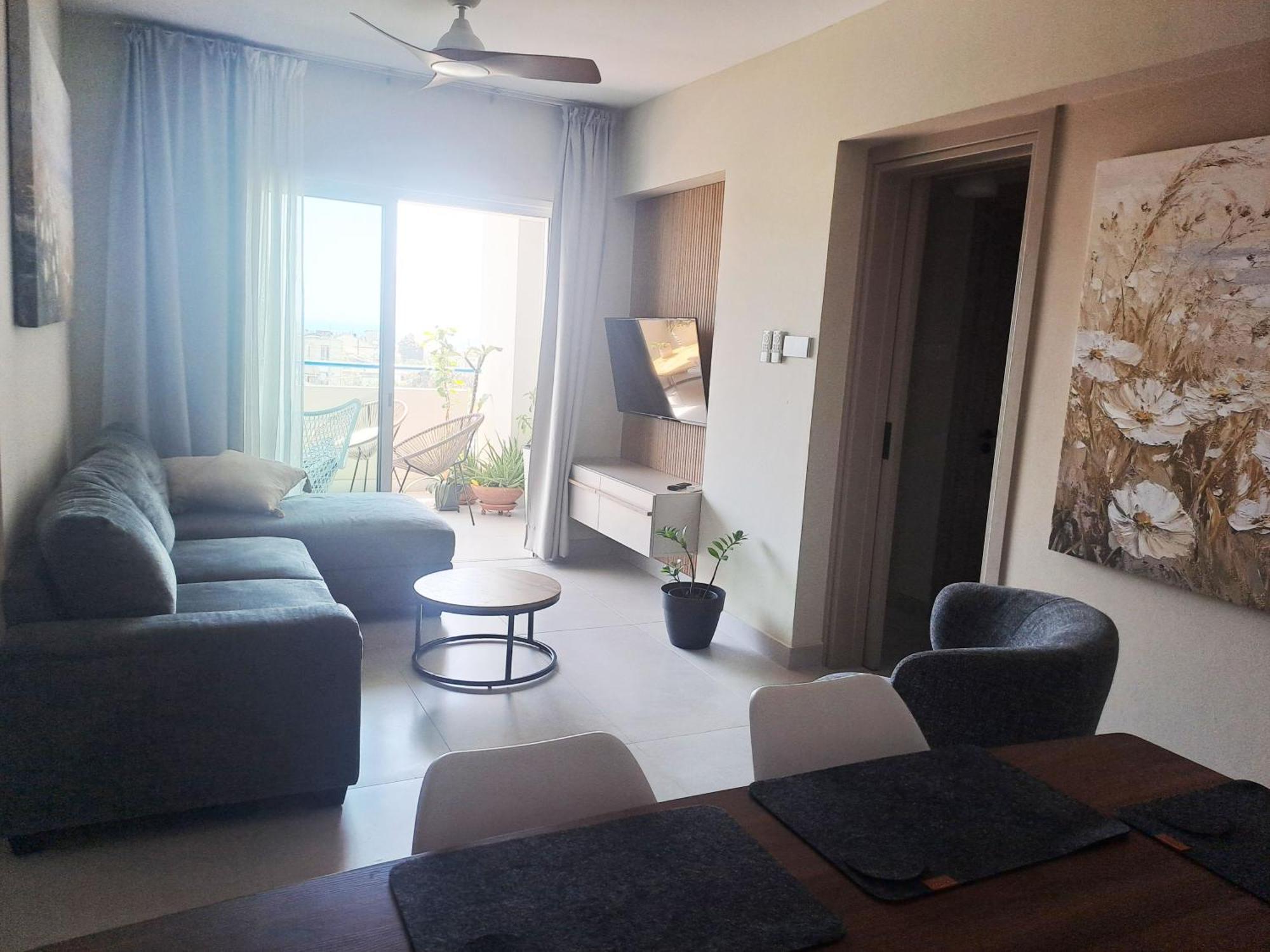 Apartment Sea View Floral - 2 Bedroom, Swimming Pool