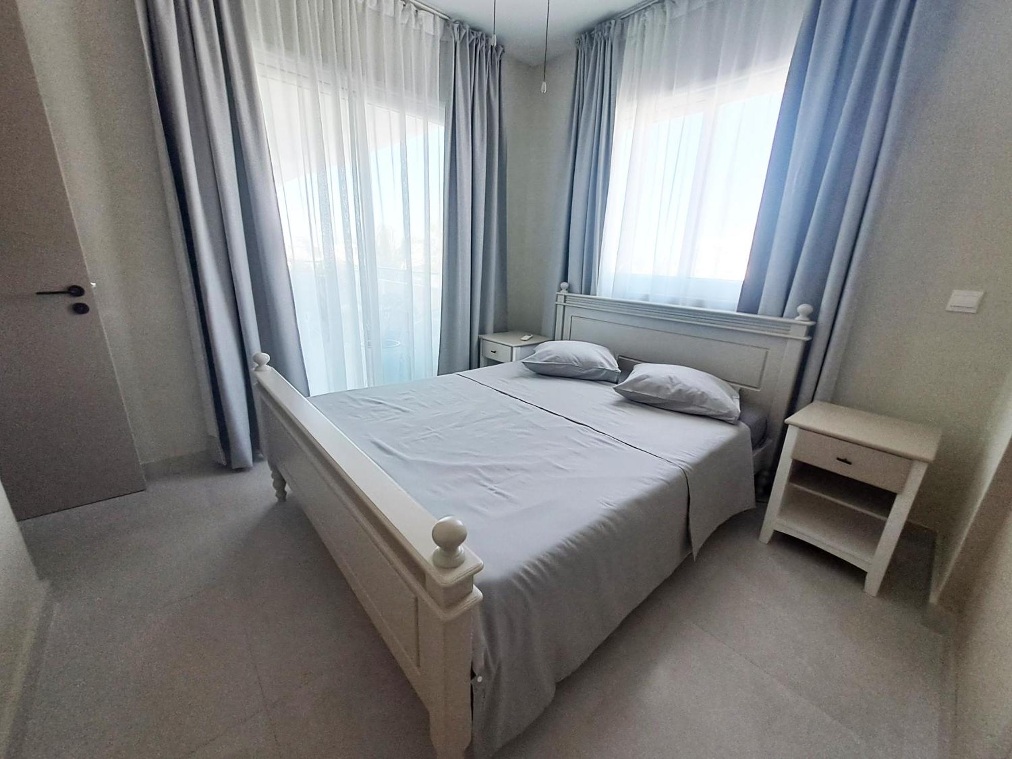 Sea View Floral - 2 Bedroom, Swimming Pool