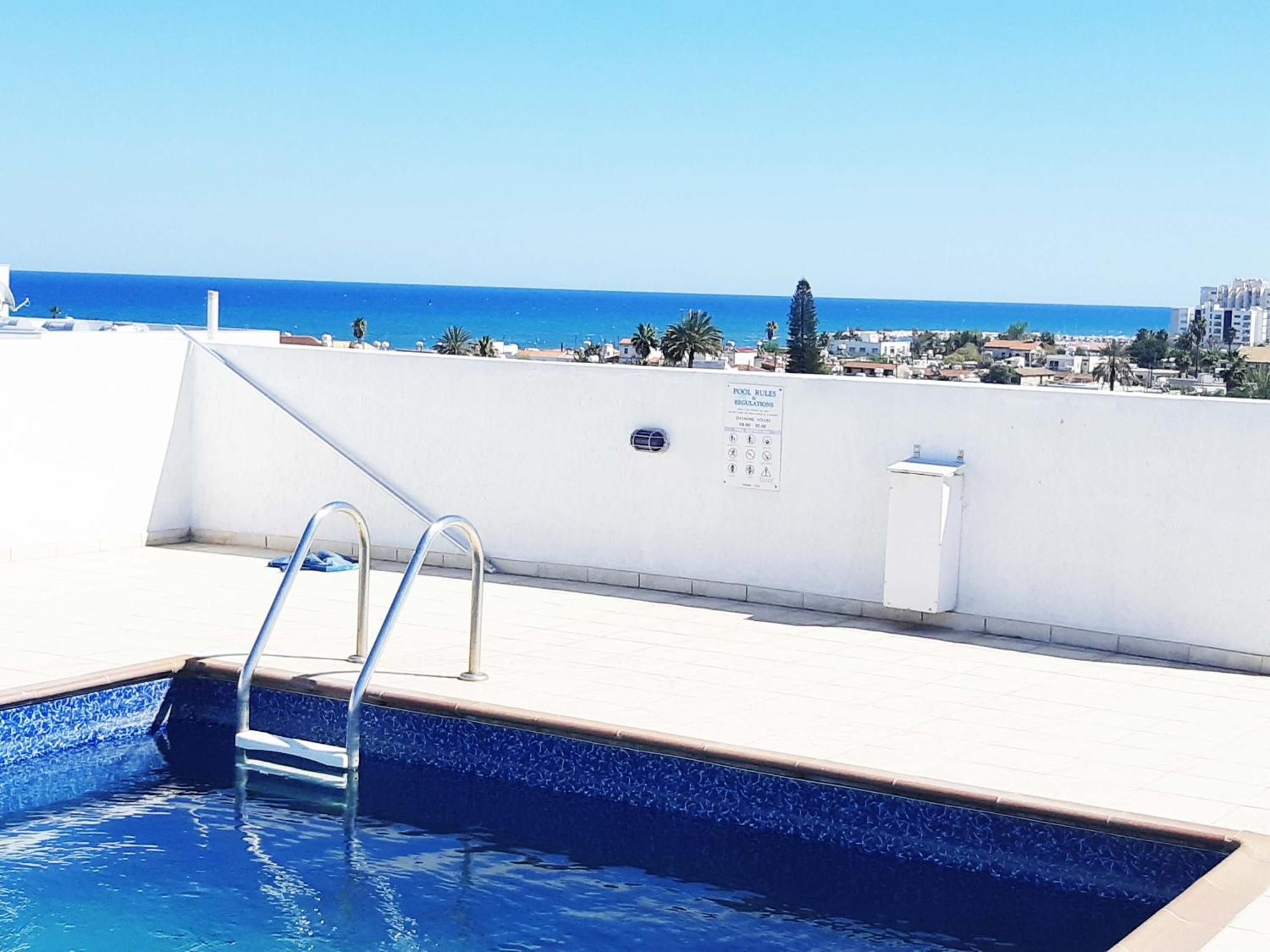 Sea View Floral - 2 Bedroom, Swimming Pool *