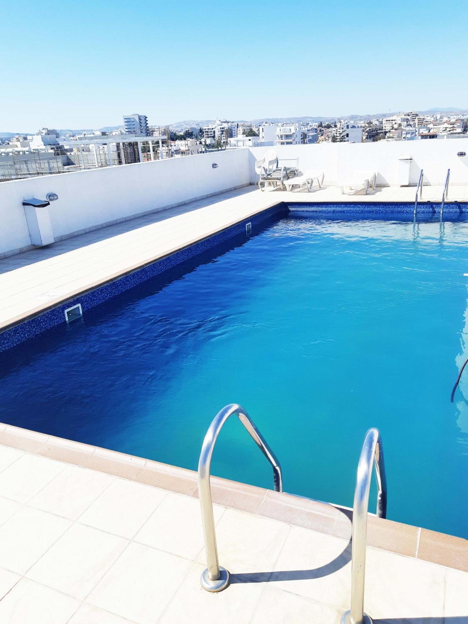 Sea View Floral - 2 Bedroom, Swimming Pool Larnaca
