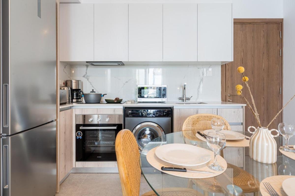 Lunette - Artful 1-br & Balcony In Apartment
