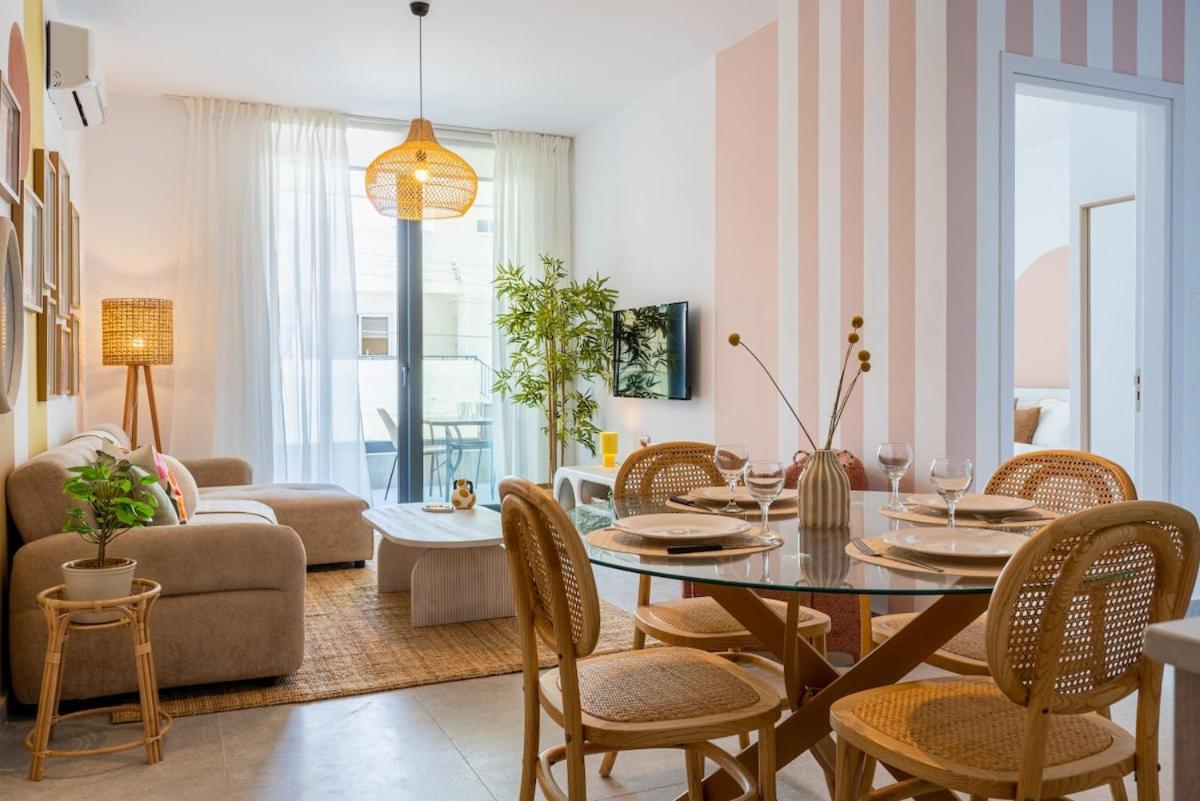 Lunette - Artful 1-br & Balcony In Apartment Larnaca