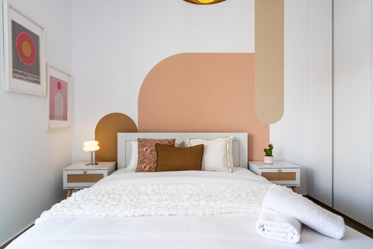Lunette - Artful 1-br & Balcony In Larnaca
