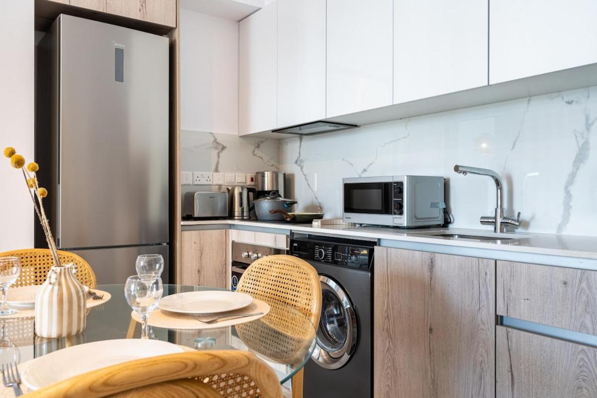 Lunette - Artful 1-br & Balcony In *
